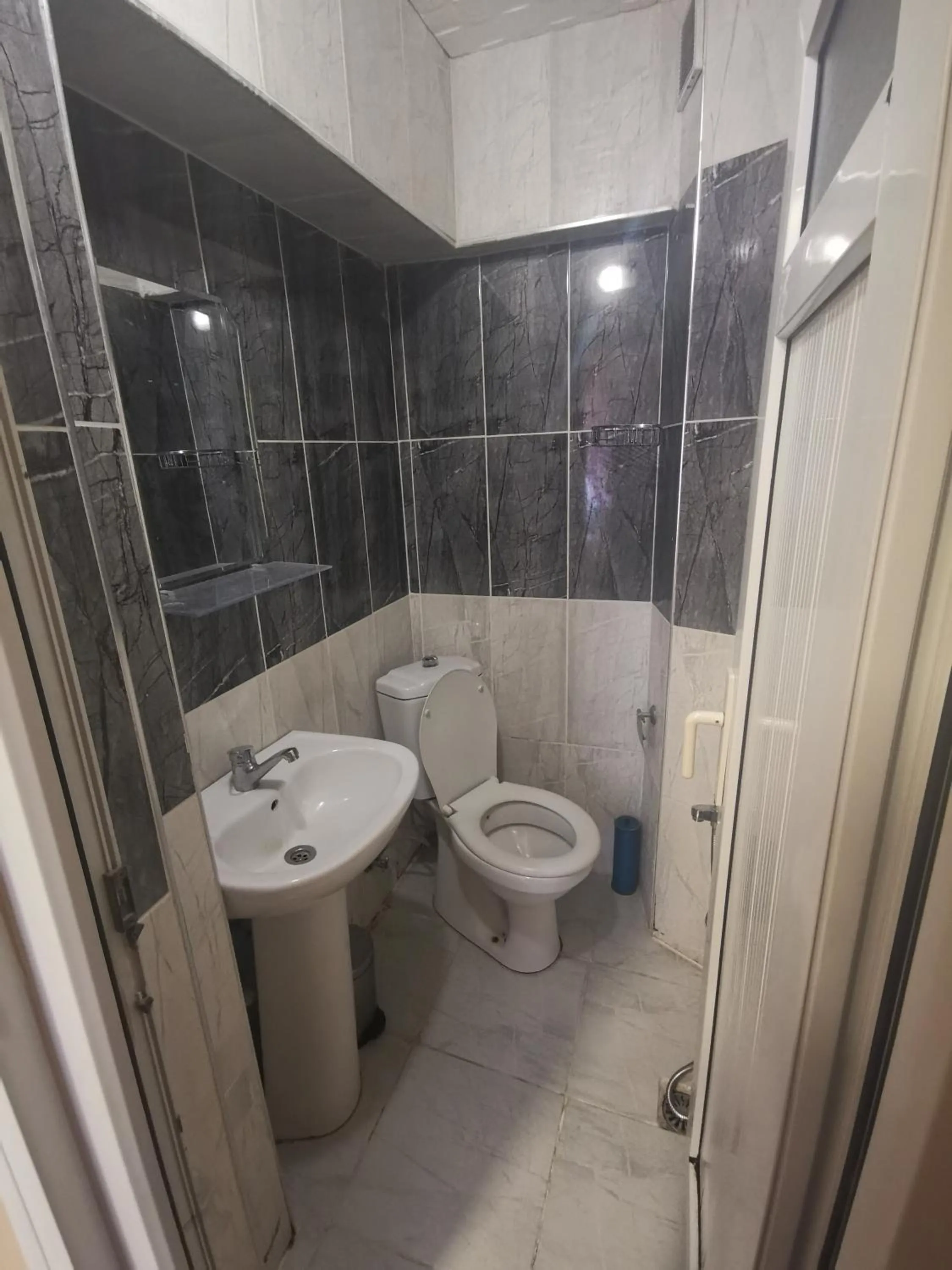 Shower in Birol Hotel