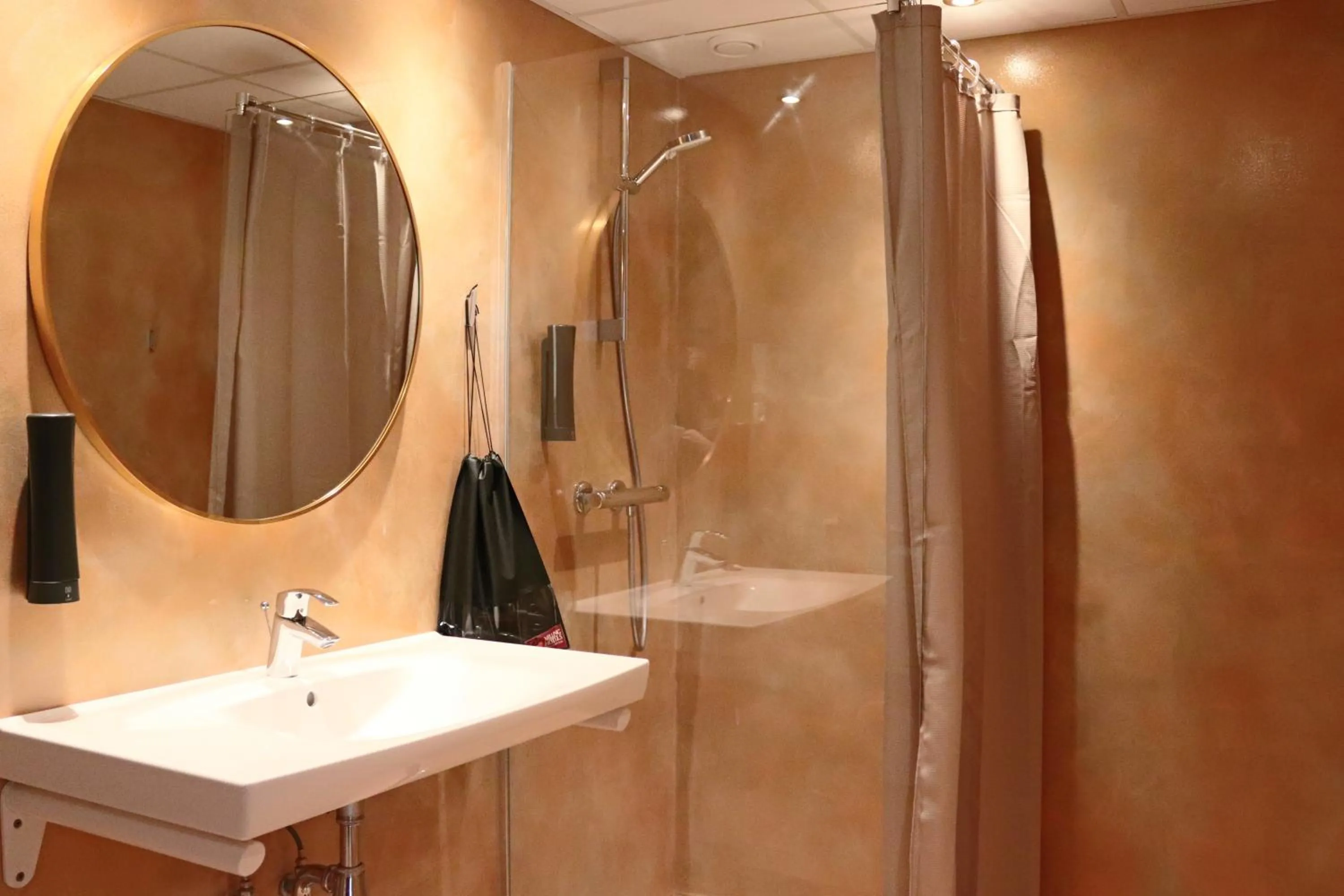 Bathroom in Milling Hotel Søpark