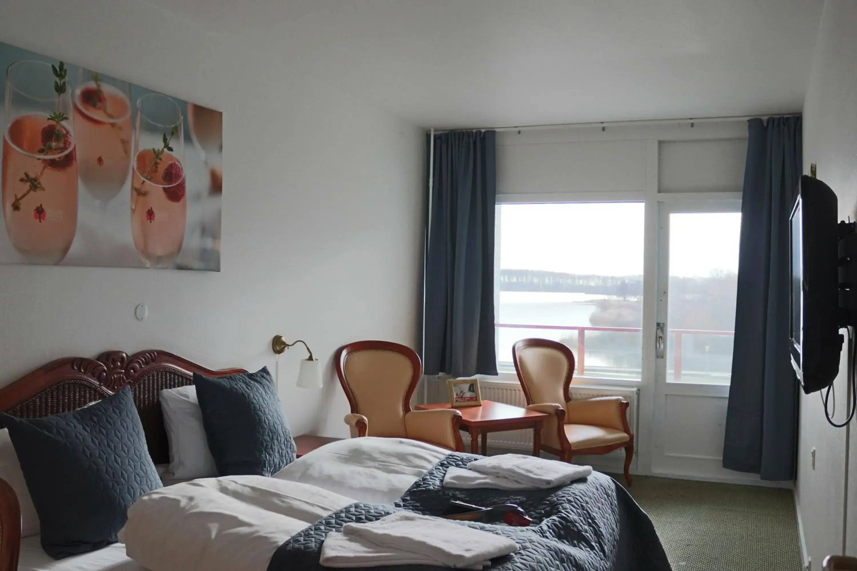 Double or Twin Room with Lake View in Milling Hotel Søpark Double or Twin Room with Lake View in Milling Hotel Søpark