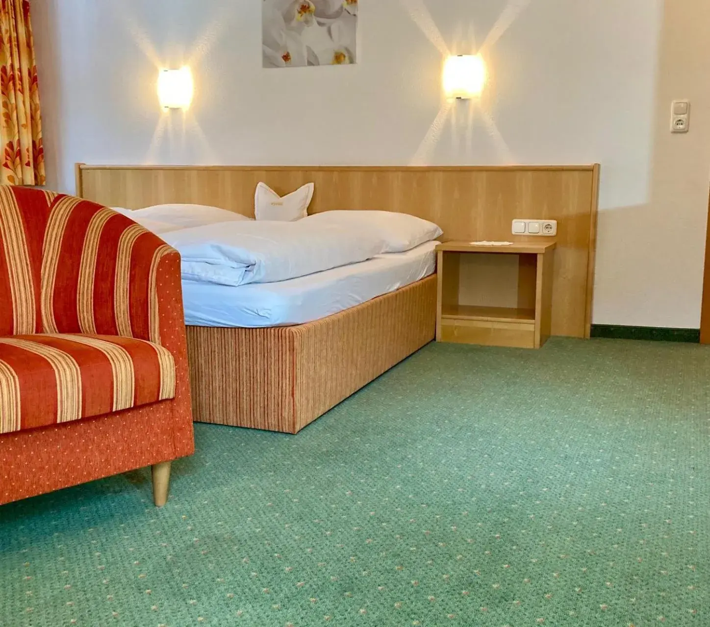 Comfort Double Room with Balcony in Aparthotel Tyrol Comfort Double Room with Balcony in Aparthotel Tyrol