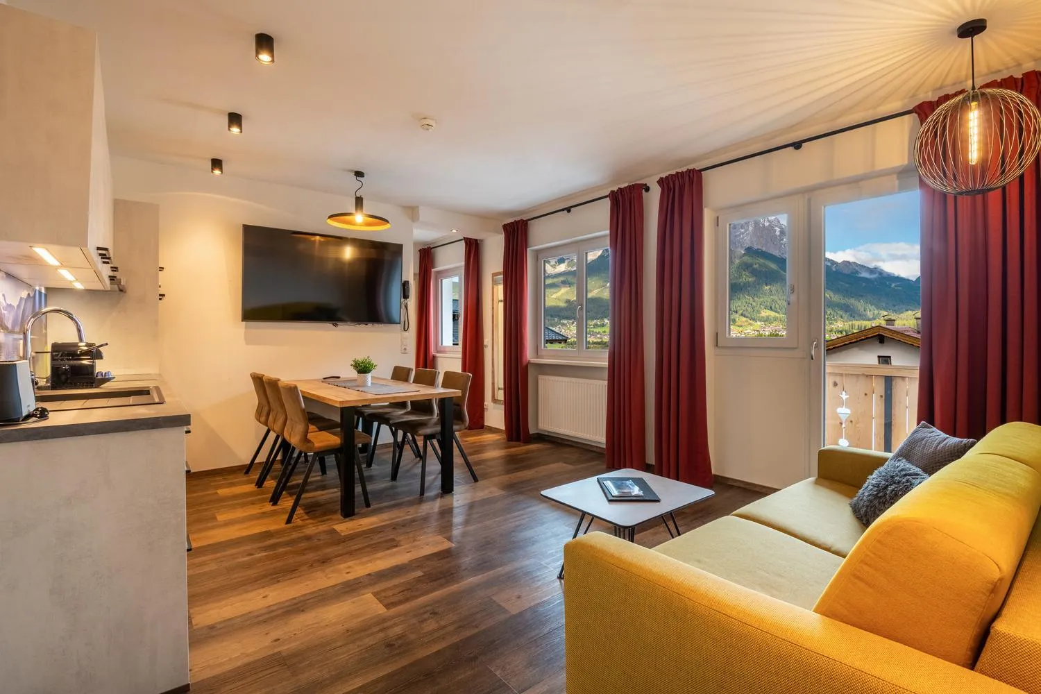 Kitchen or kitchenette in Aparthotel Tyrol