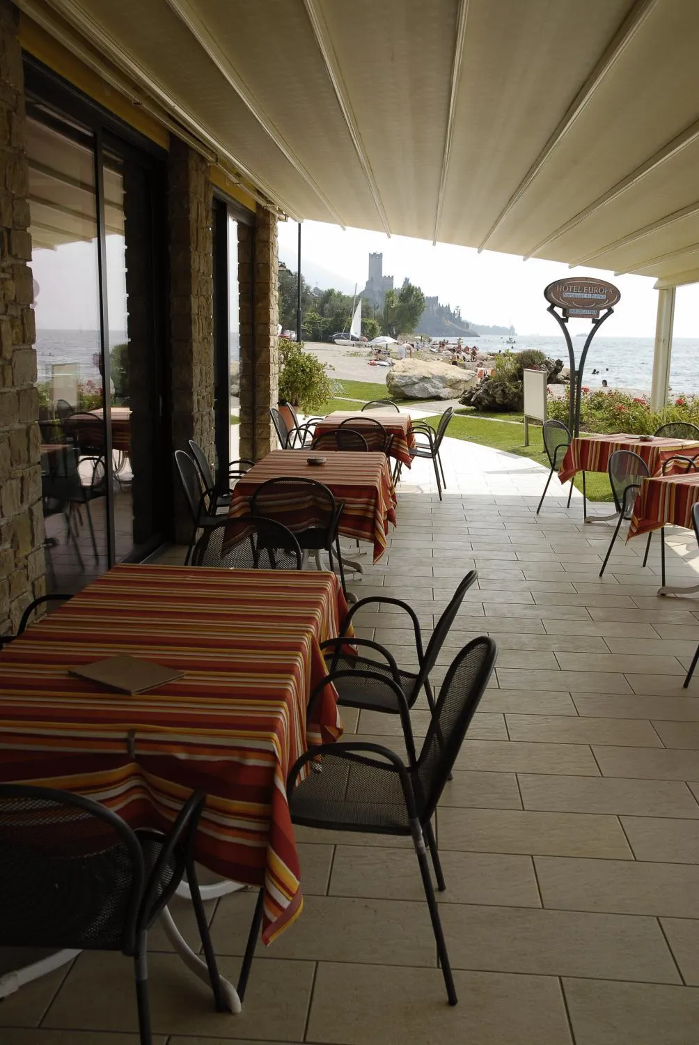 Restaurant/places to eat in Hotel Europa