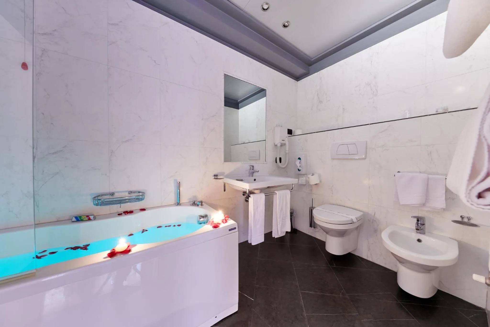 Bathroom in Hotel Europa