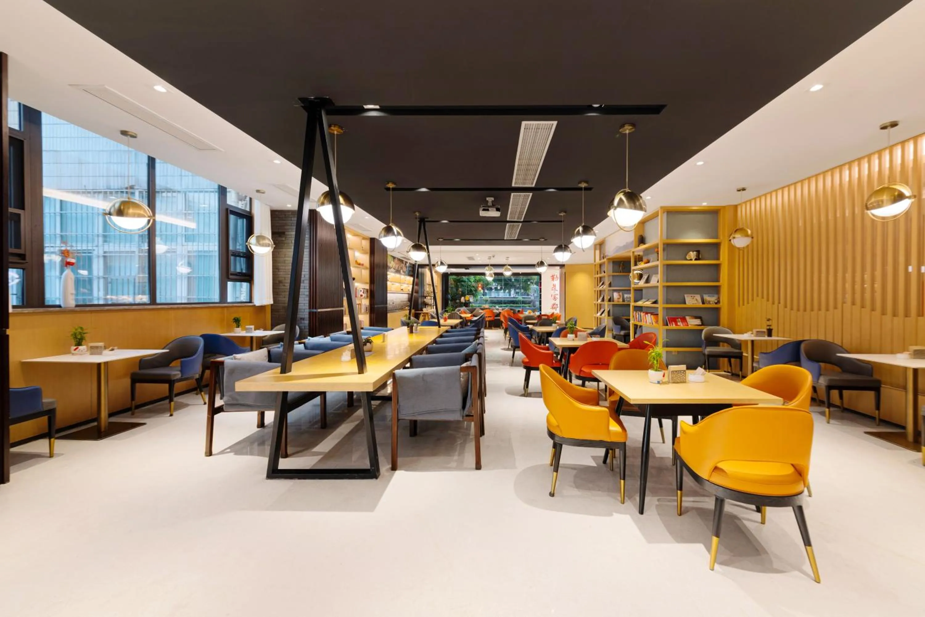 Restaurant/places to eat in Atour Hotel Chongqing Jiefangbei