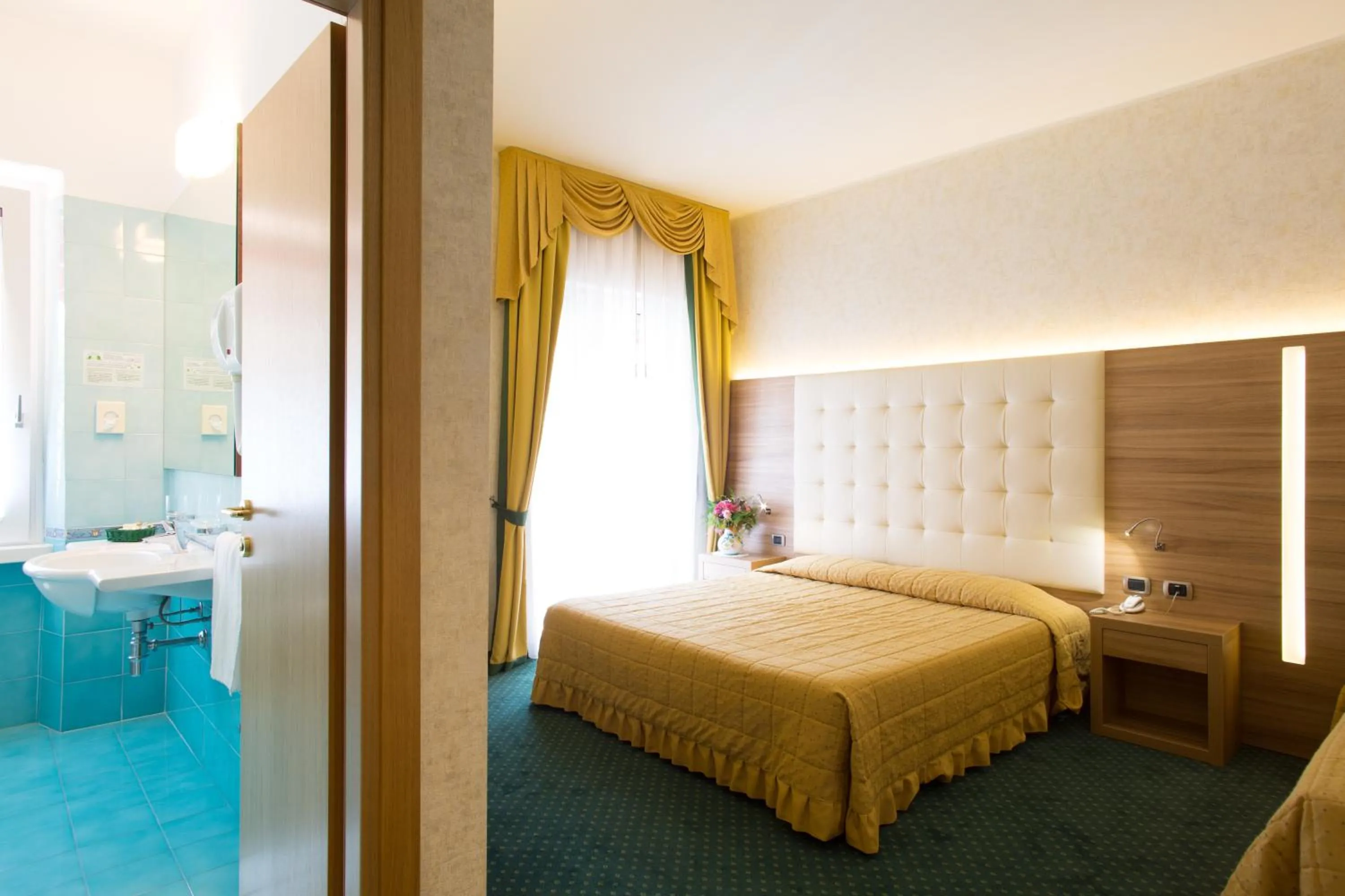 Hotel Capri Bardolino 3S