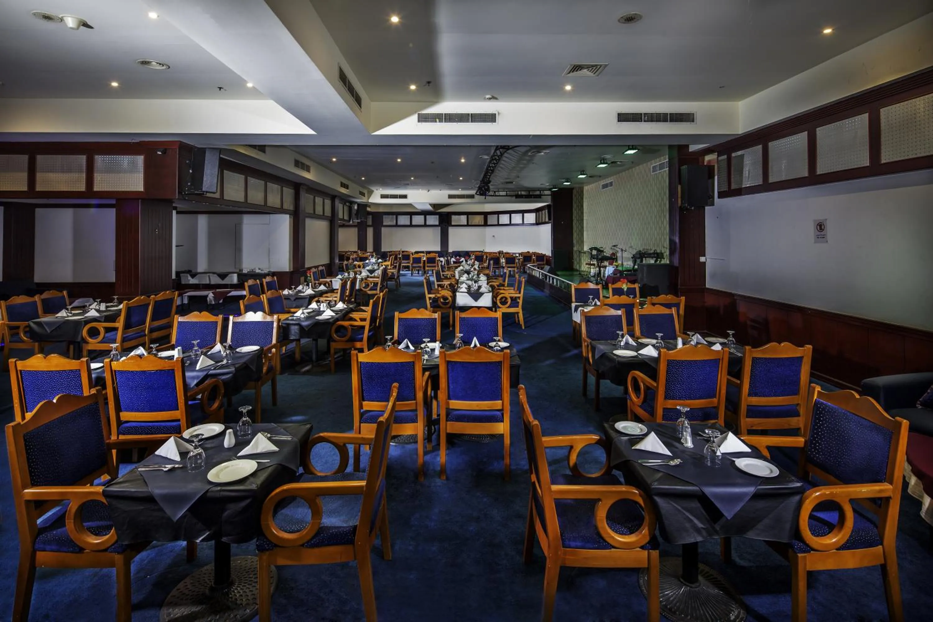 Restaurant/places to eat in Taj Plaza Hotel