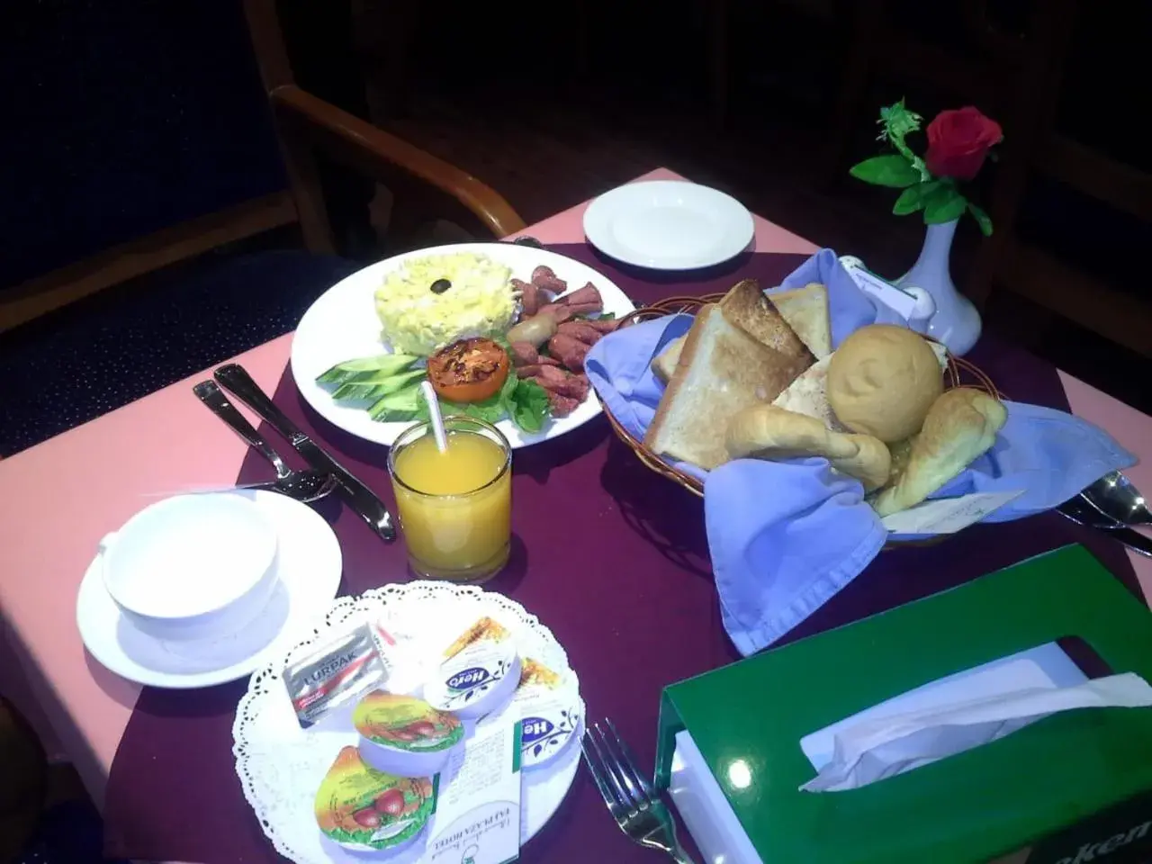 Breakfast in Taj Plaza Hotel