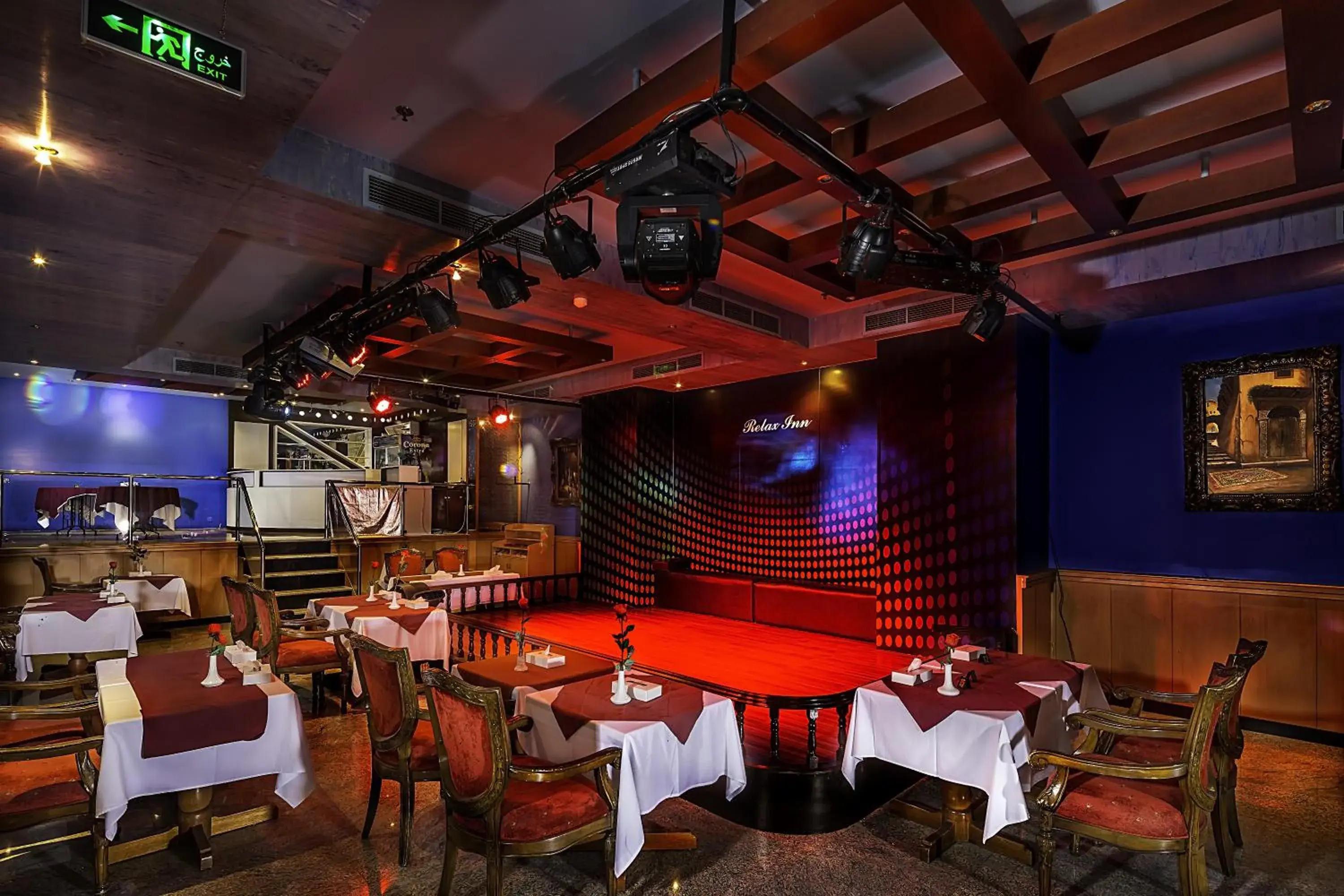 Nightclub / DJ, Restaurant/Places to Eat in Taj Plaza Hotel