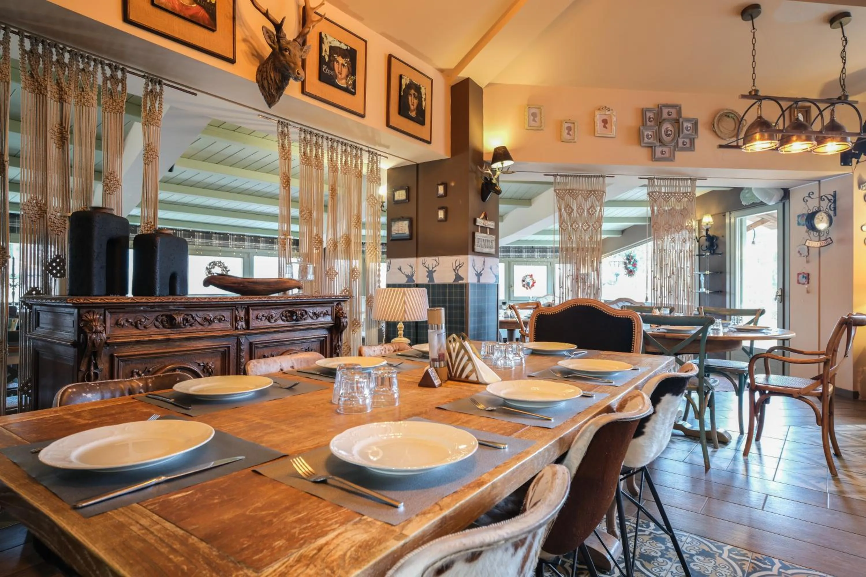 Restaurant/places to eat in Pindos Resort