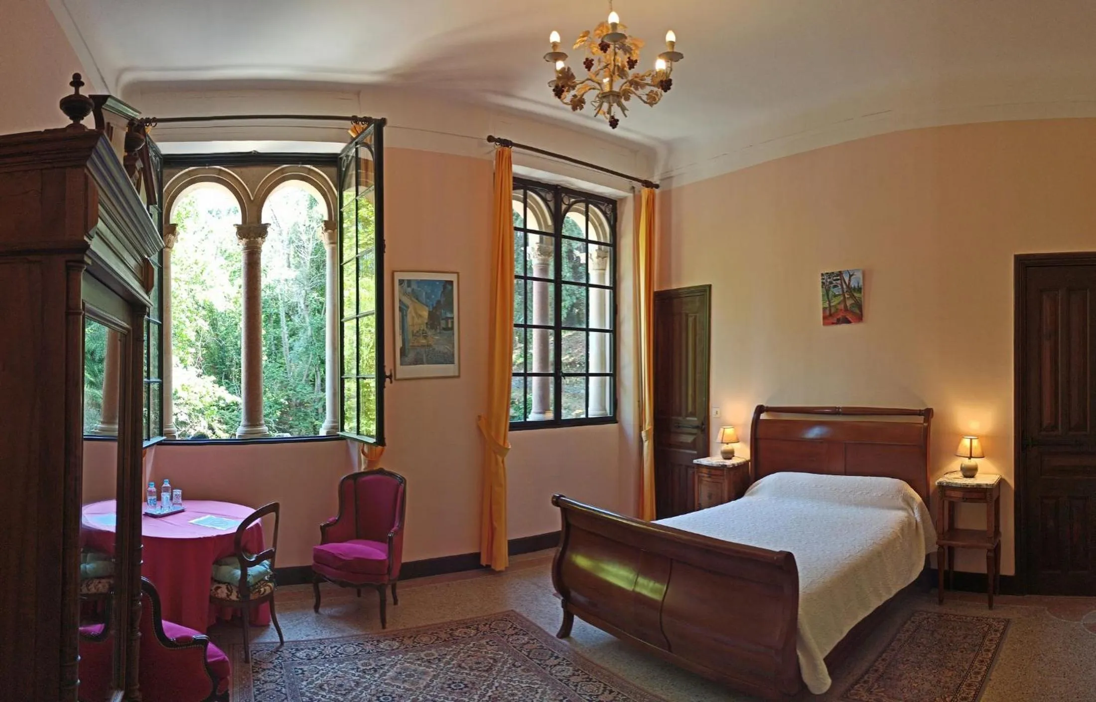 Photo of the whole room in CHÂTEAU CAGNINACCI B&B