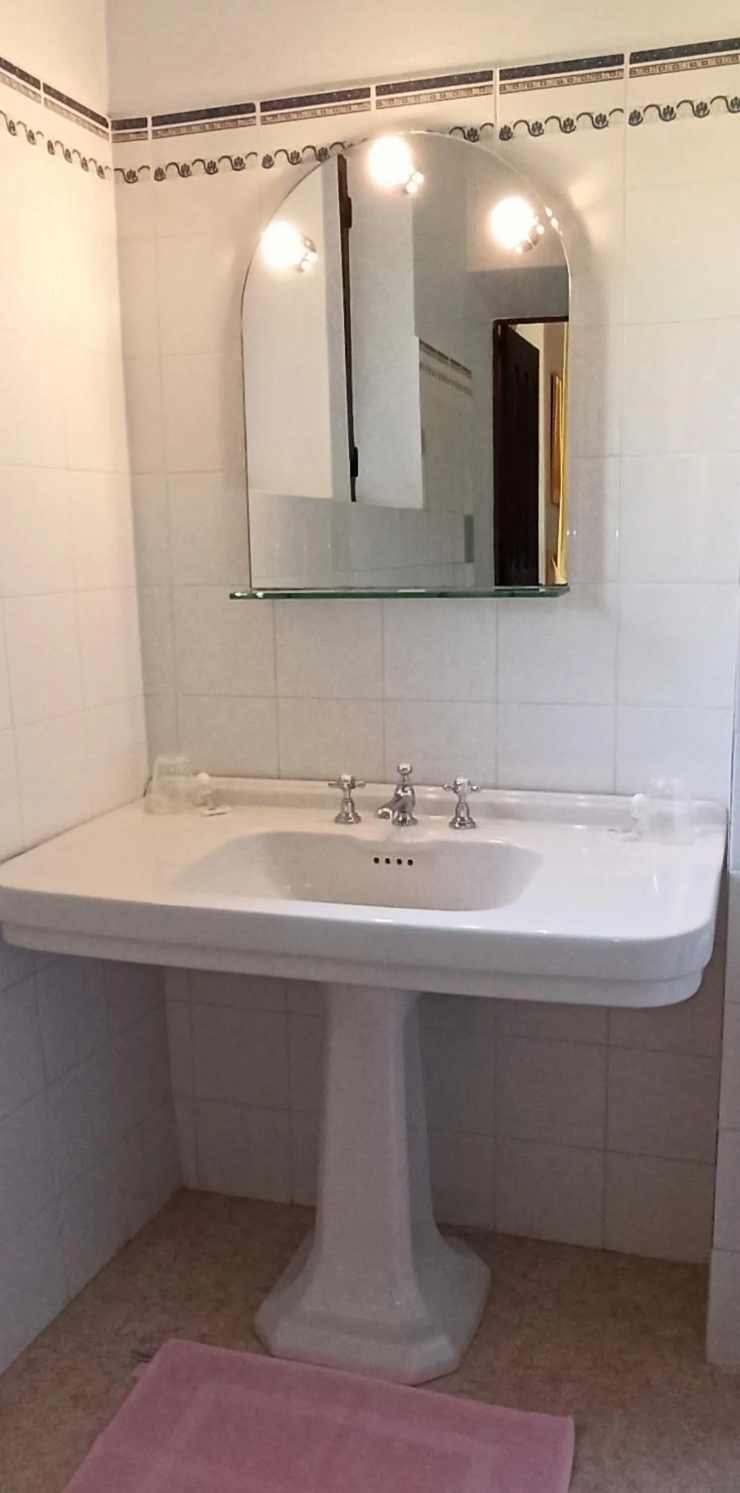 Bathroom in CHÂTEAU CAGNINACCI B&B