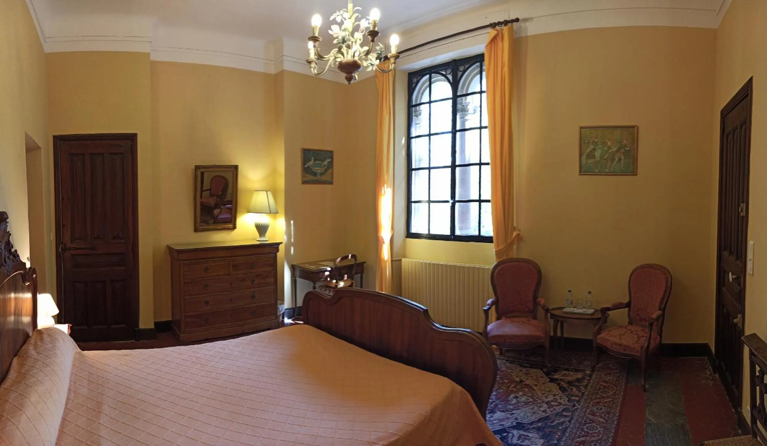 CHÂTEAU CAGNINACCI B&B