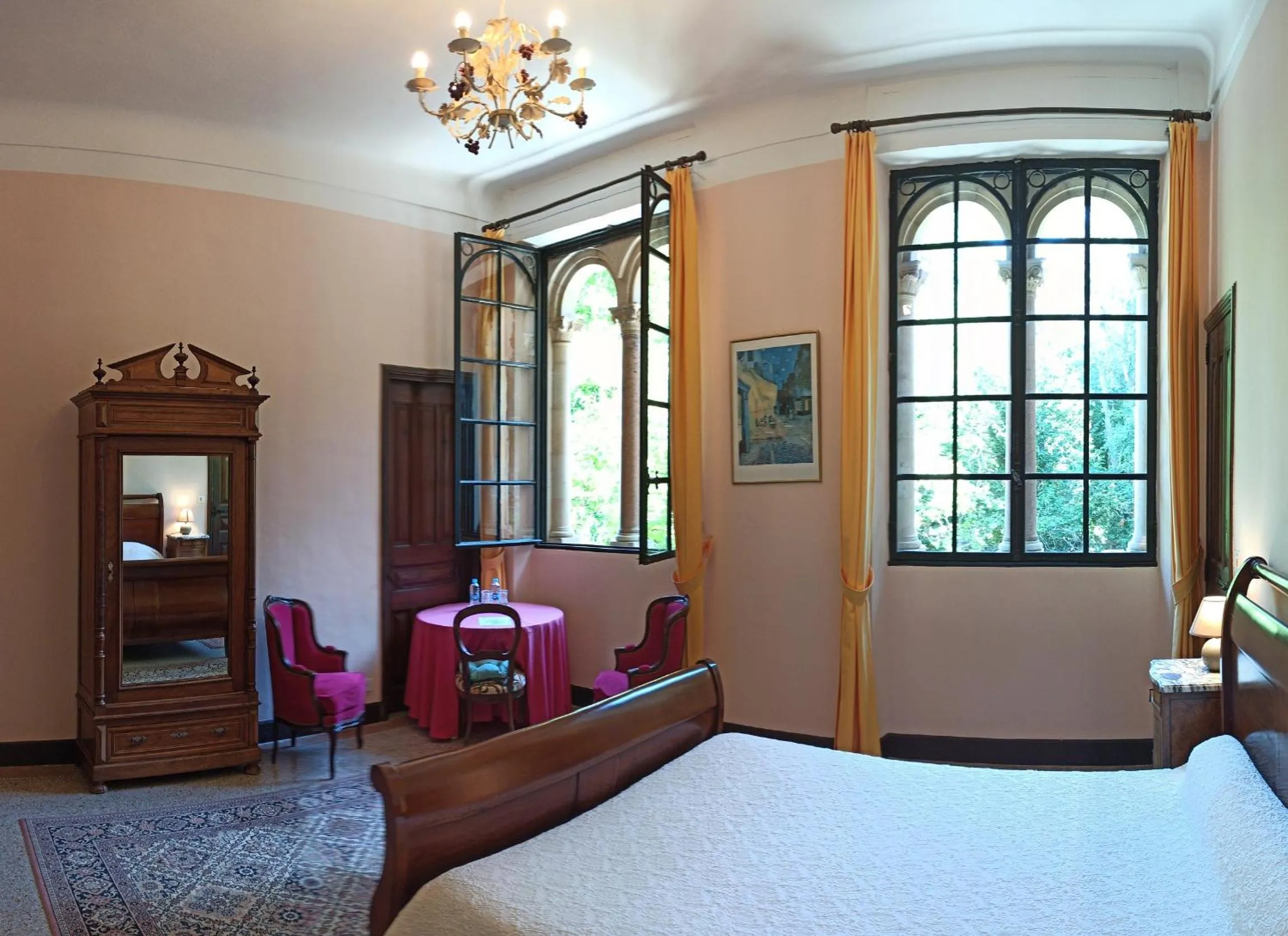 Photo of the whole room in CHÂTEAU CAGNINACCI B&B