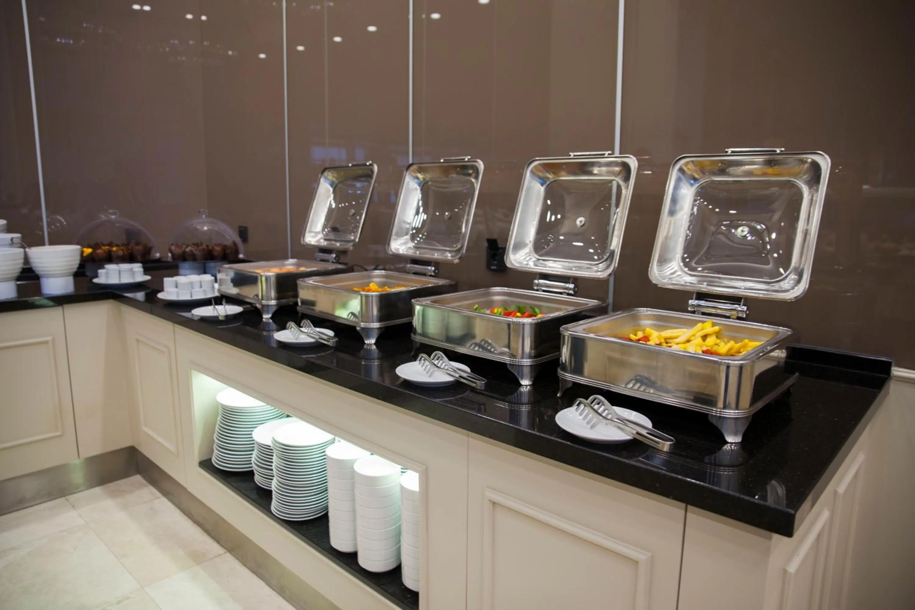 Breakfast in Hm Commerce Hotel