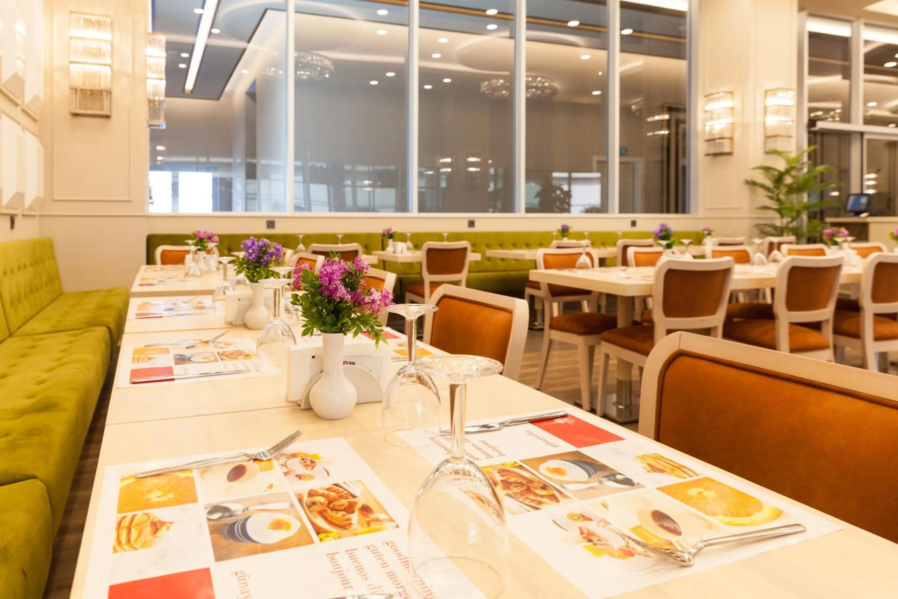 Restaurant/places to eat in Hm Commerce Hotel