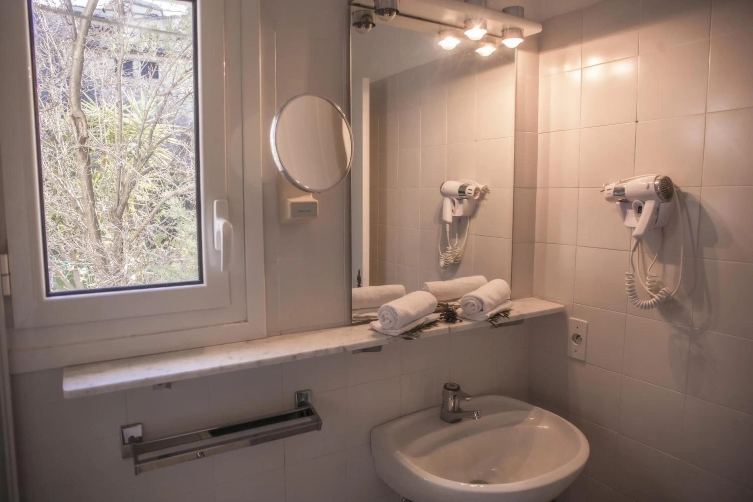 Bathroom in Auberge De La Madone