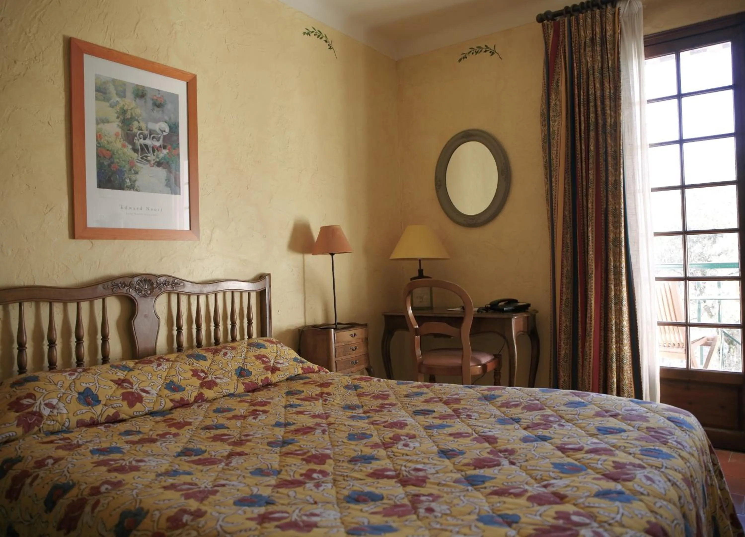 Bed in Auberge De La Madone