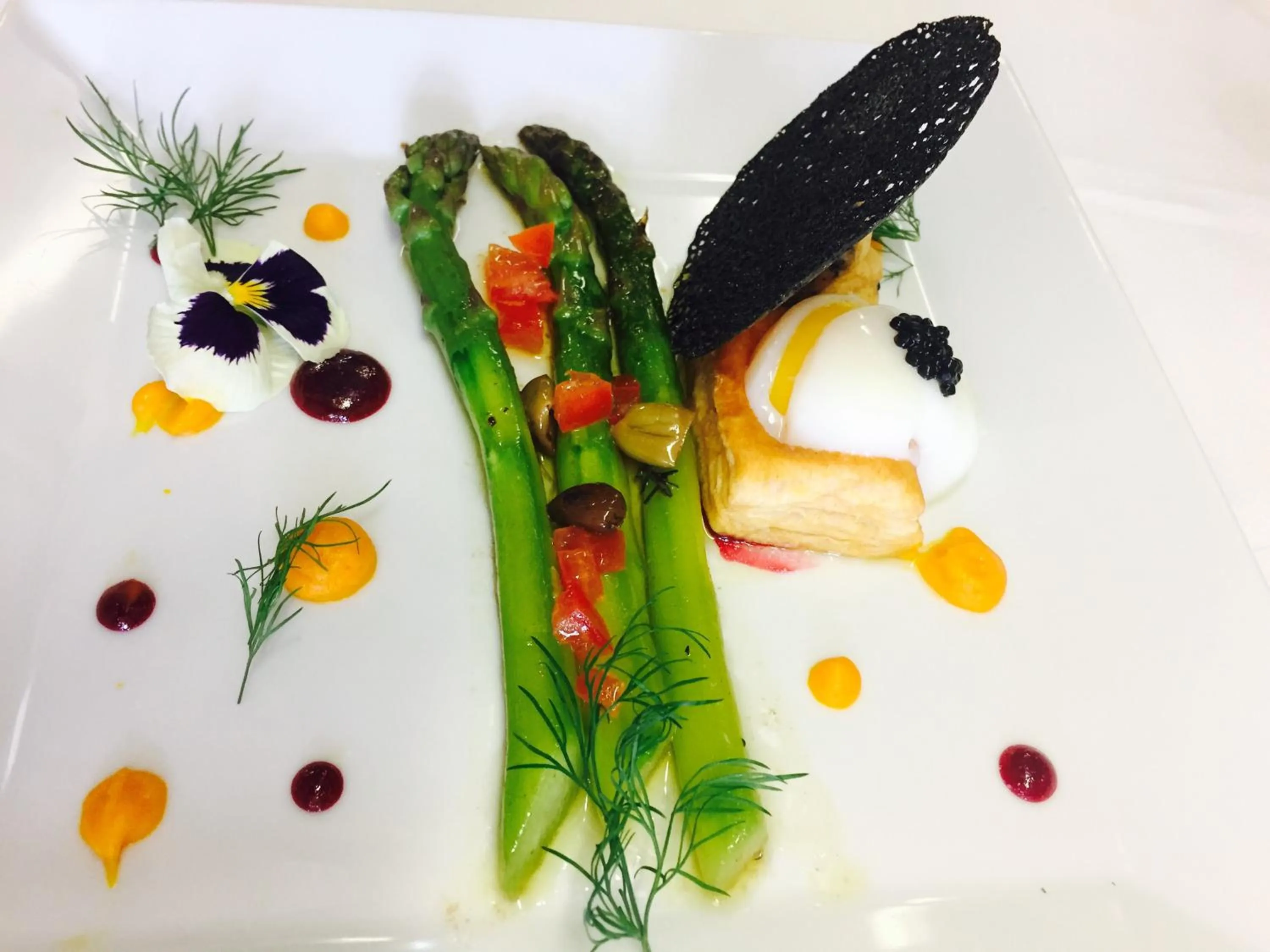 Restaurant/places to eat in Auberge De La Madone