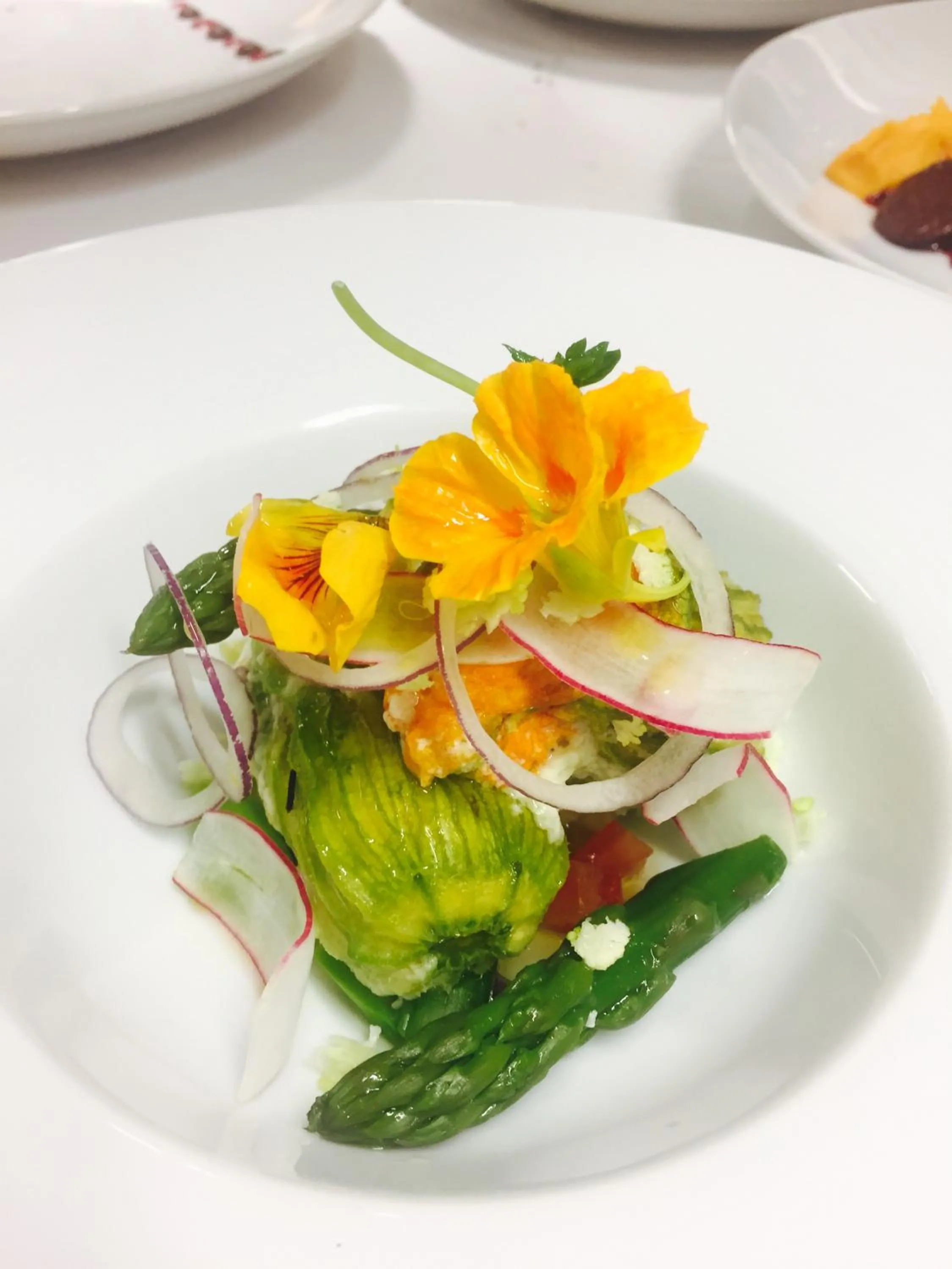 Restaurant/places to eat in Auberge De La Madone