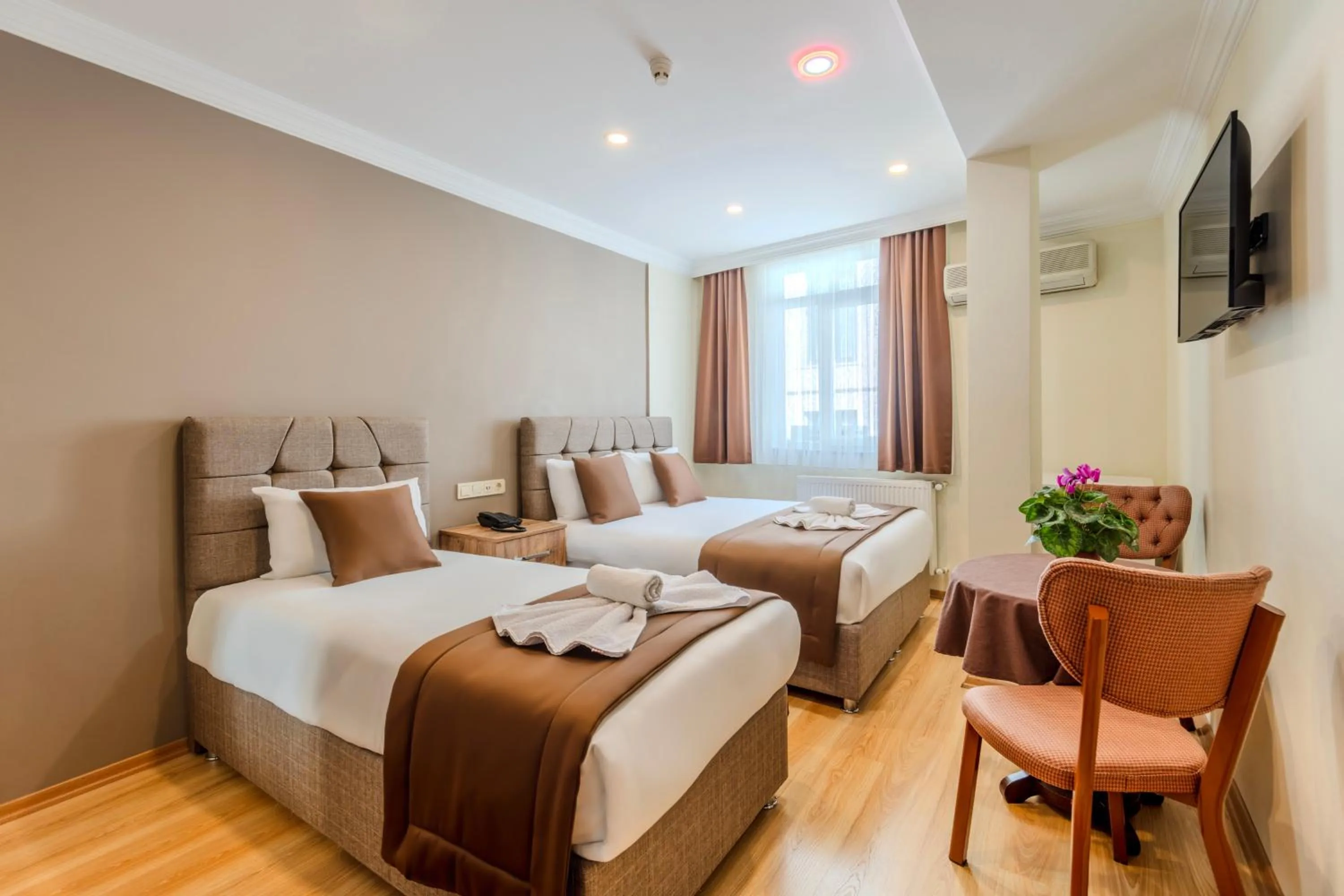 Bed in Hotel Silviya