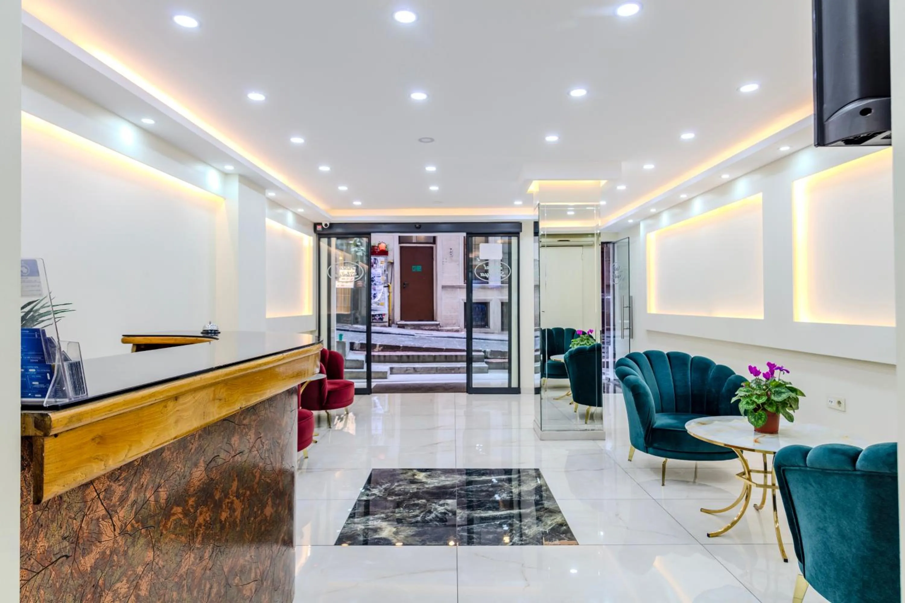 Seating area in Hotel Silviya