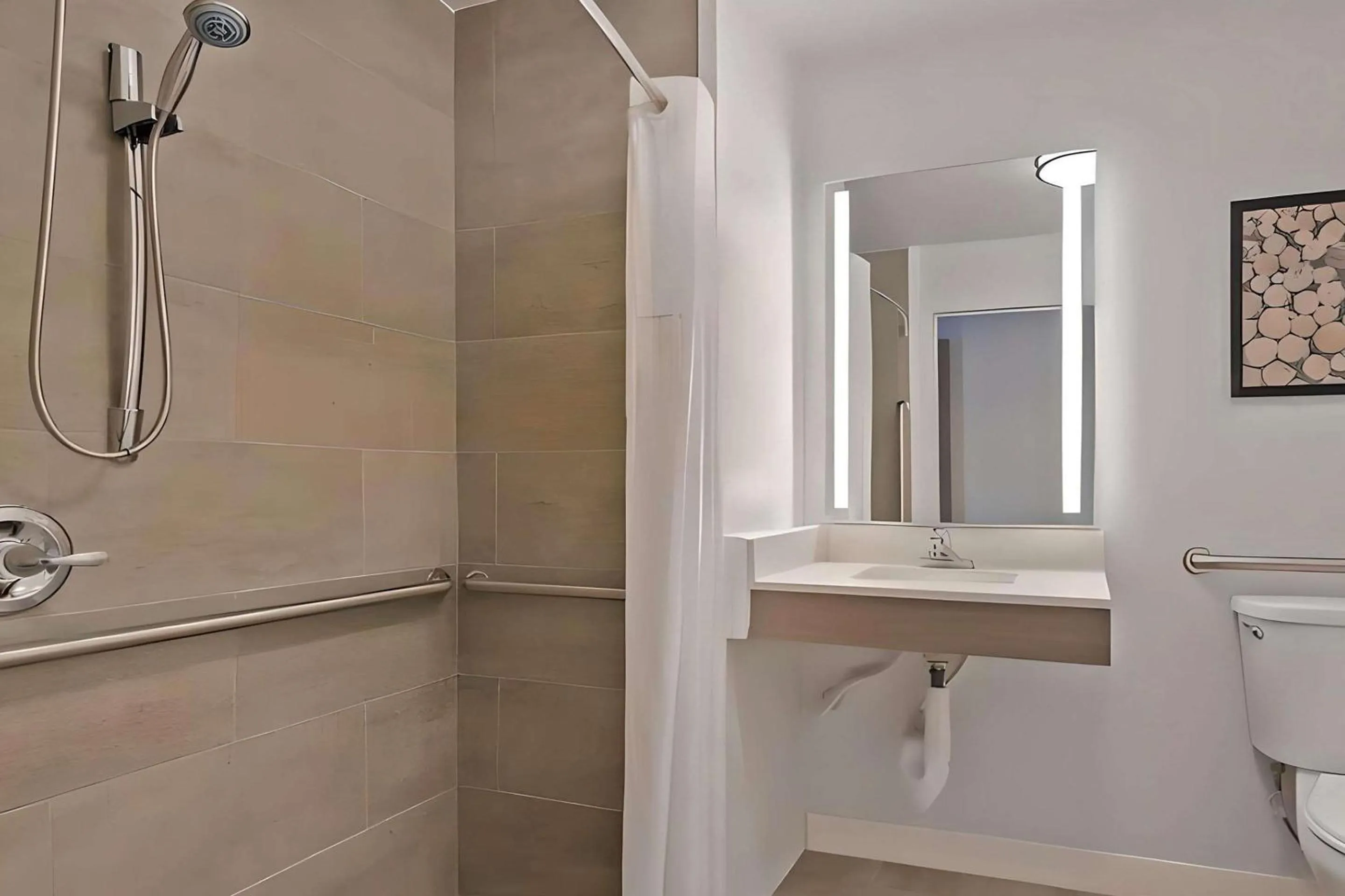 Bedroom in Comfort Inn Hayward - Union City