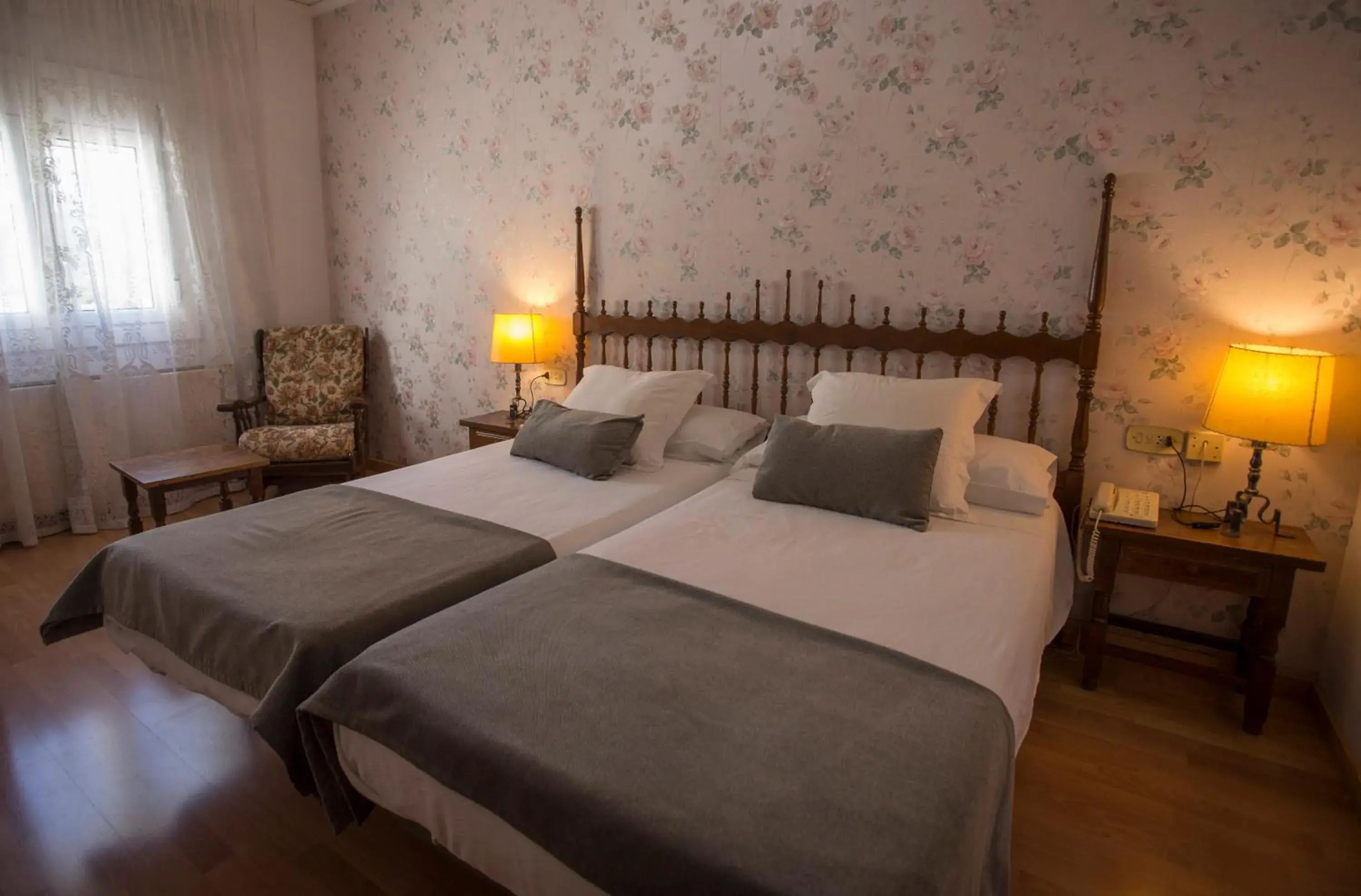 Bed in Hotel Segle XX Bed in Hotel Segle XX