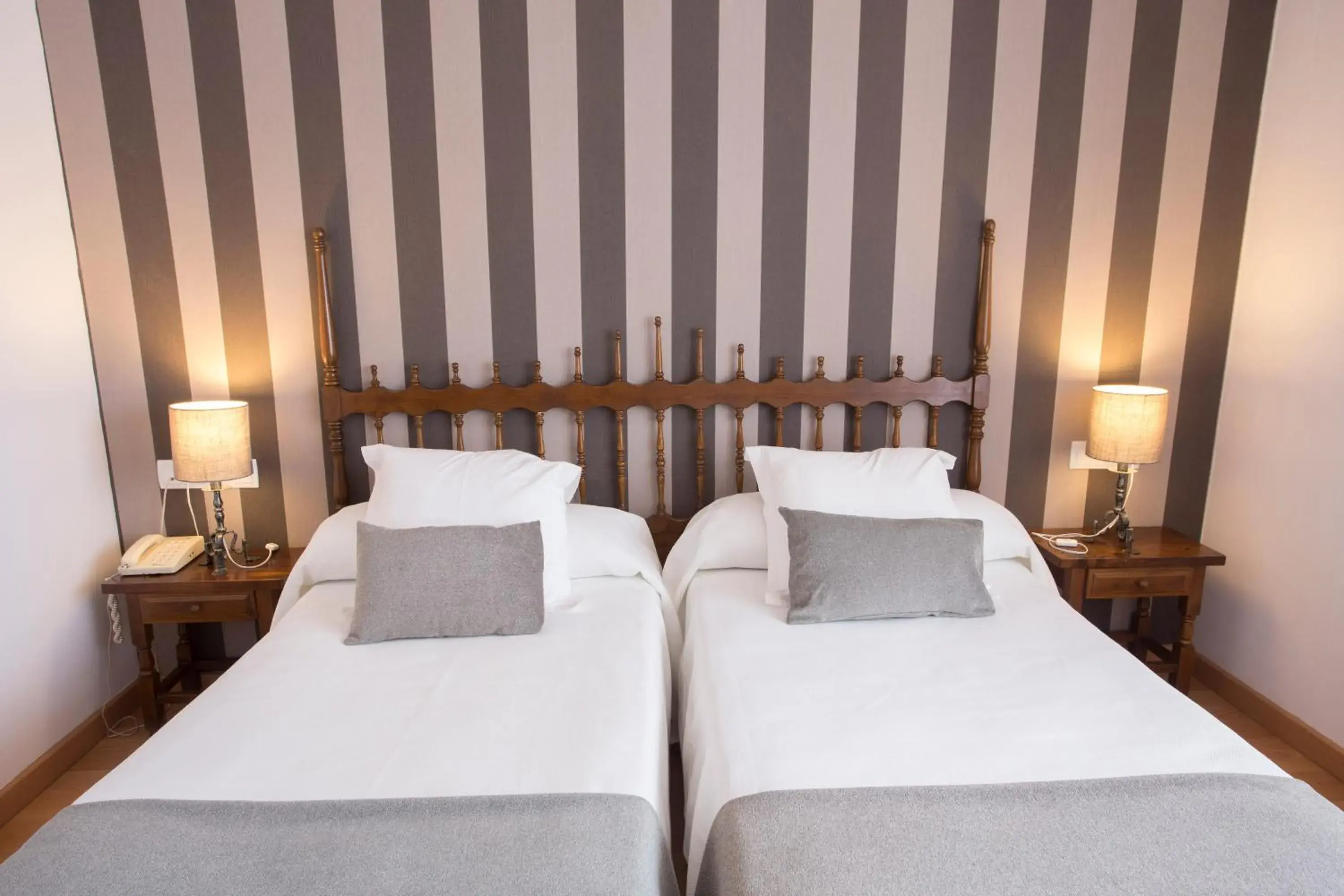 Bed in Hotel Segle XX Bed in Hotel Segle XX