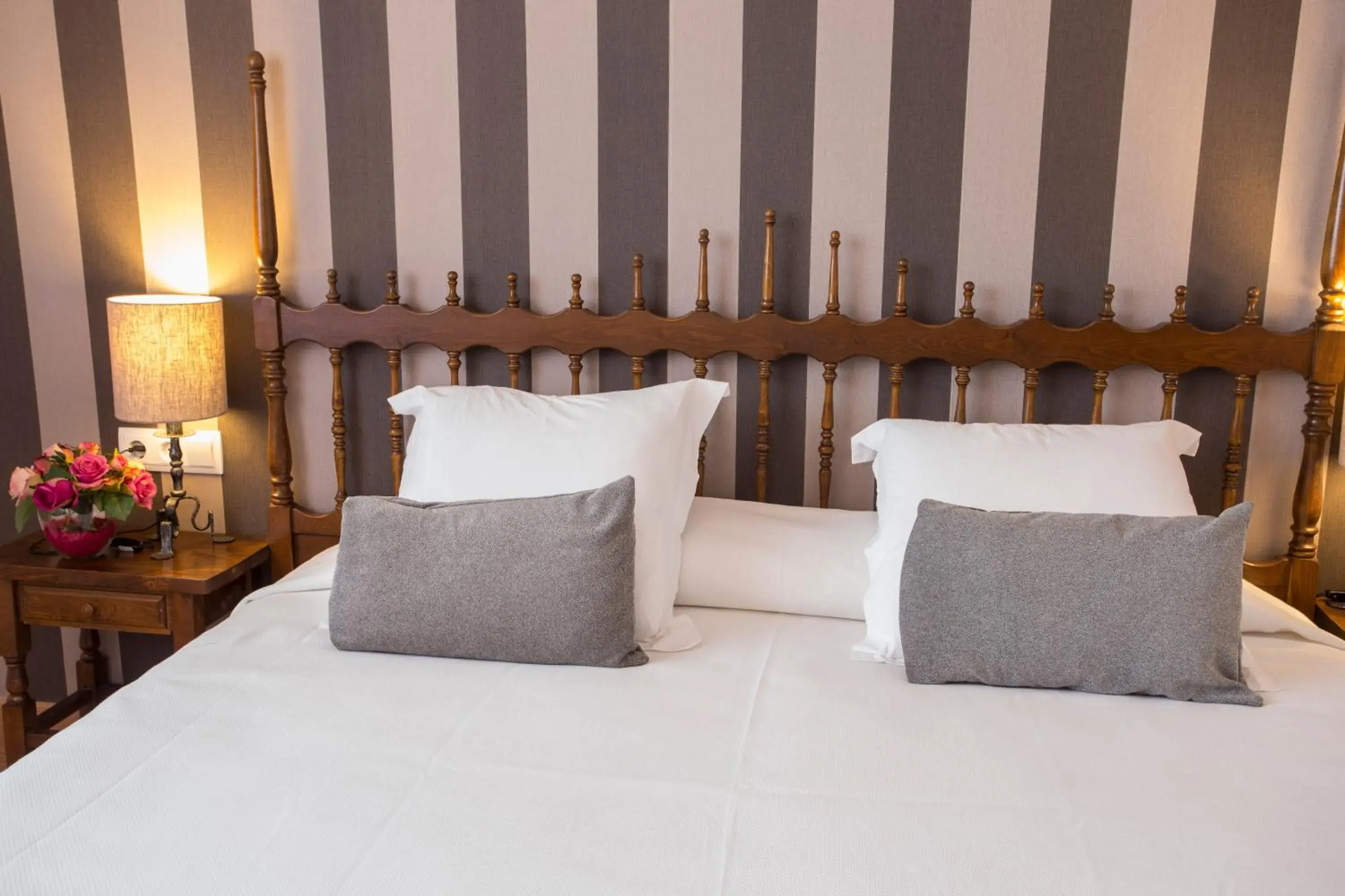 Bed in Hotel Segle XX Bed in Hotel Segle XX