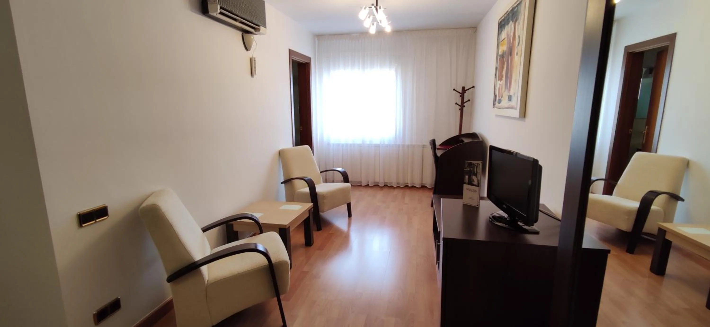 TV and multimedia in Hotel Segle XX