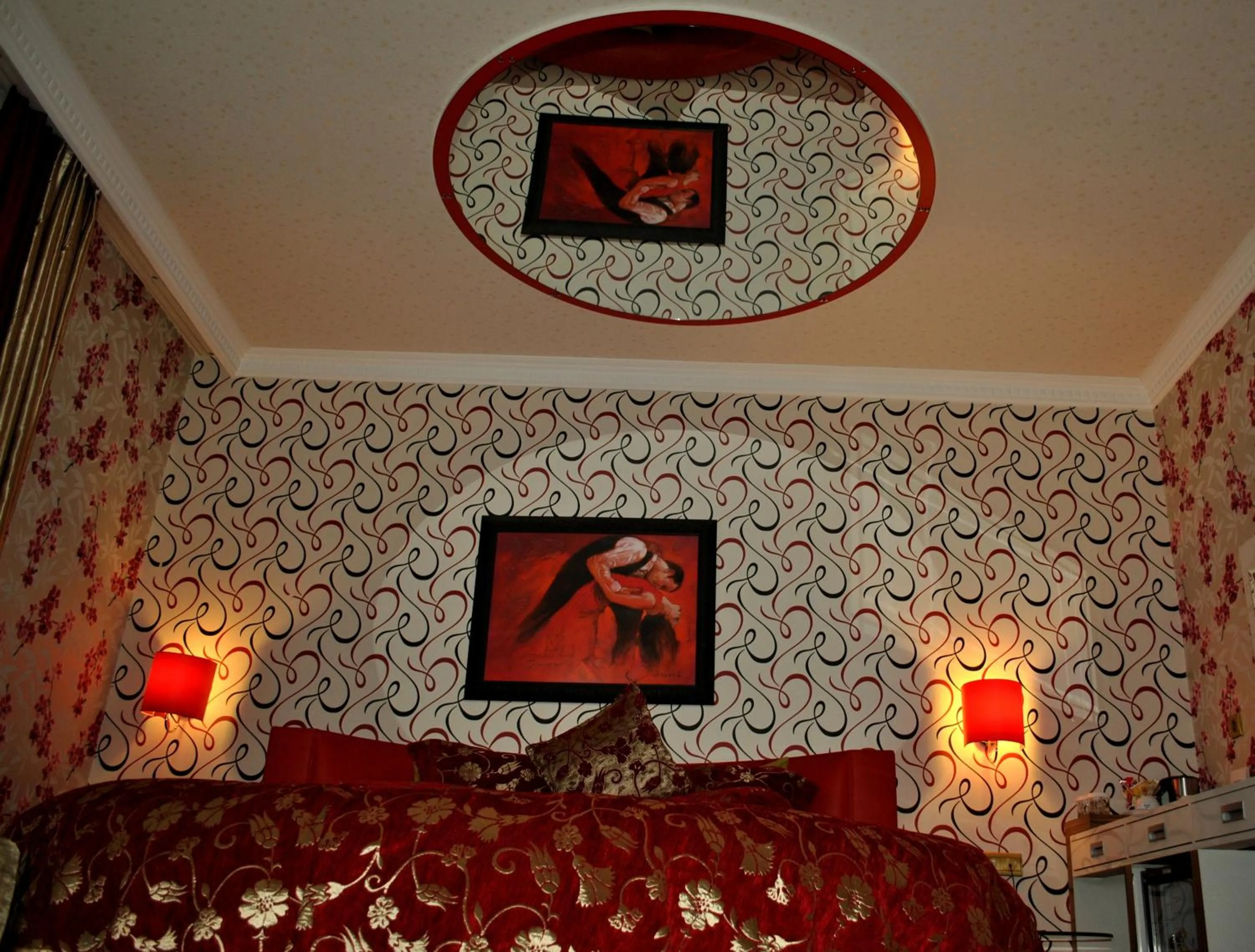 Bedroom, Bed in Akgun Hotel Beyazit