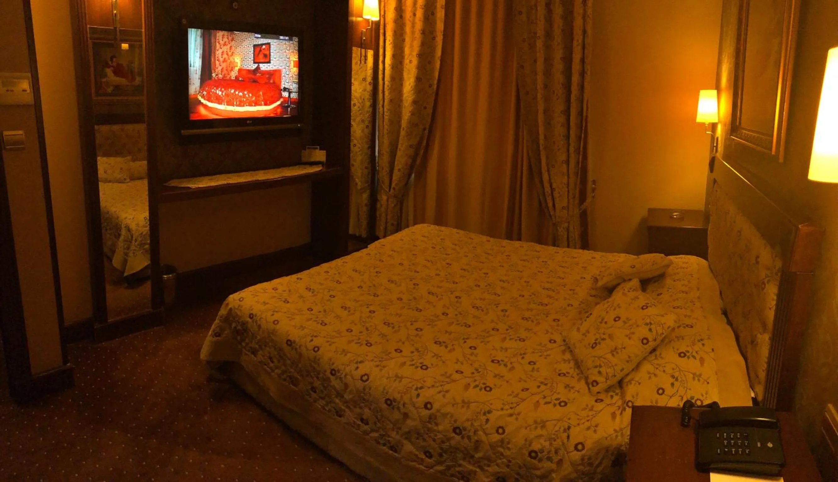 Bed in Akgun Hotel Beyazit