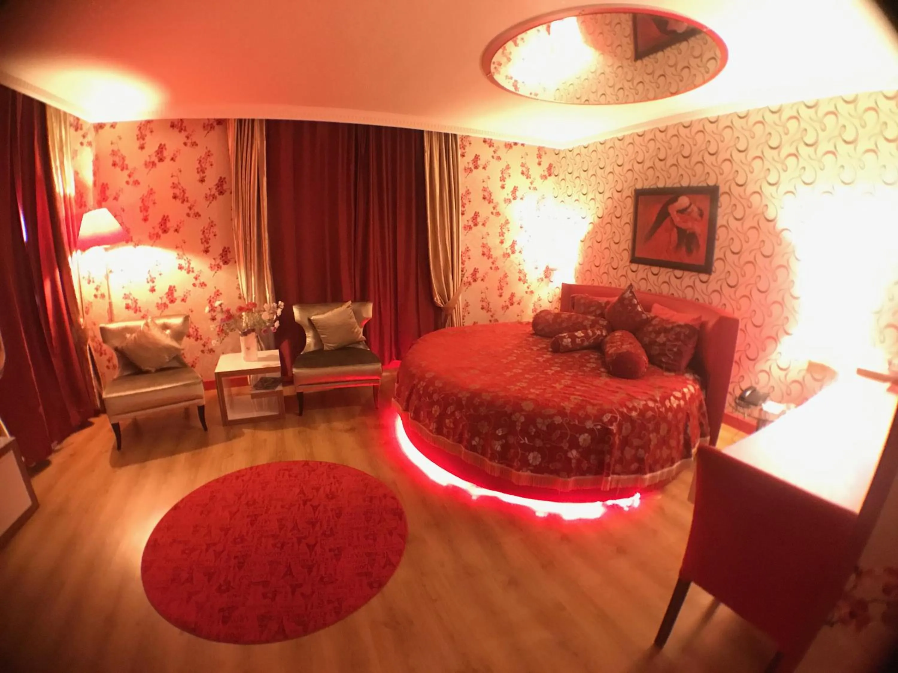 Photo of the whole room, Bed in Akgun Hotel Beyazit