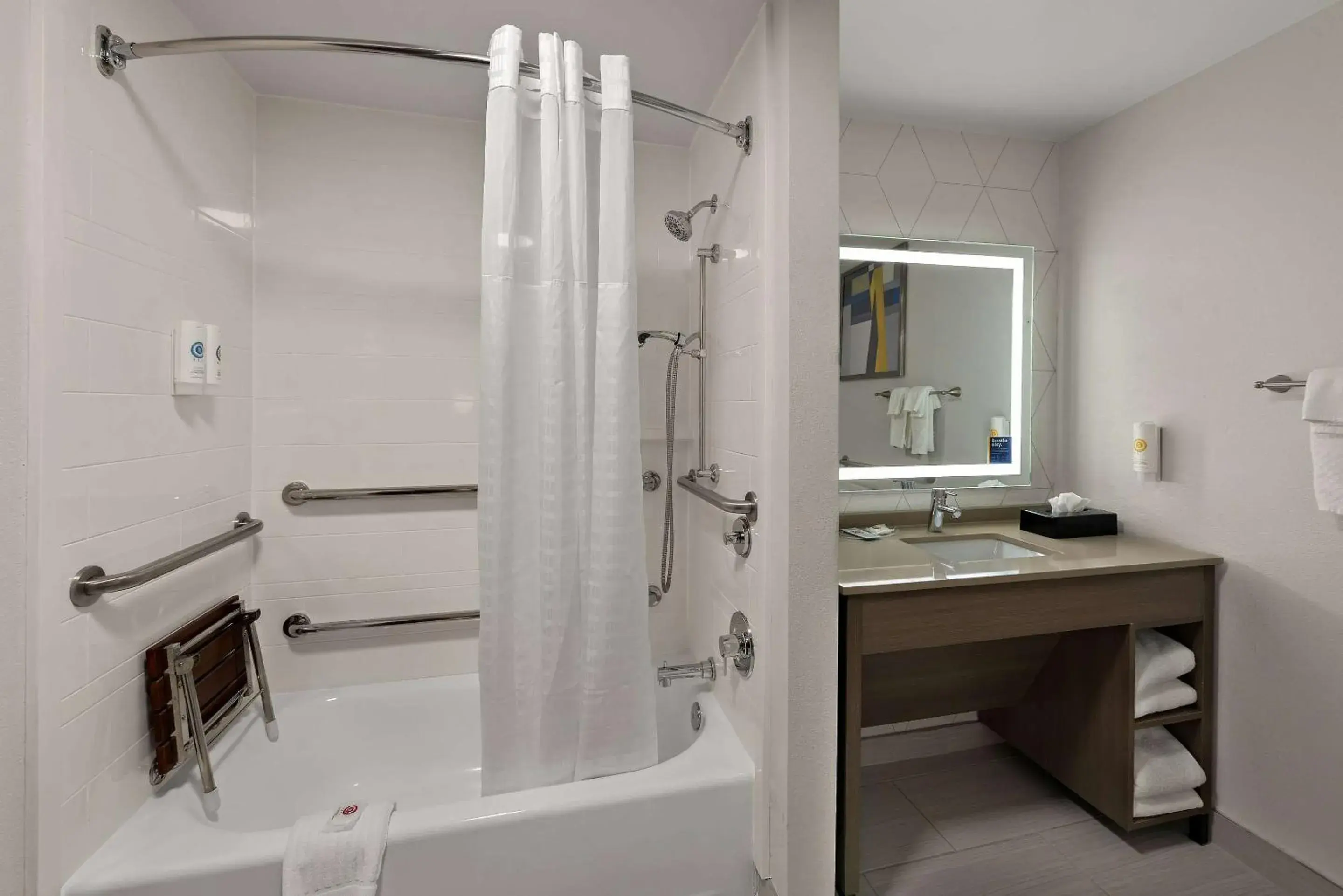 Bedroom in Comfort Suites Columbus East Broad Bedroom in Comfort Suites Columbus East Broad