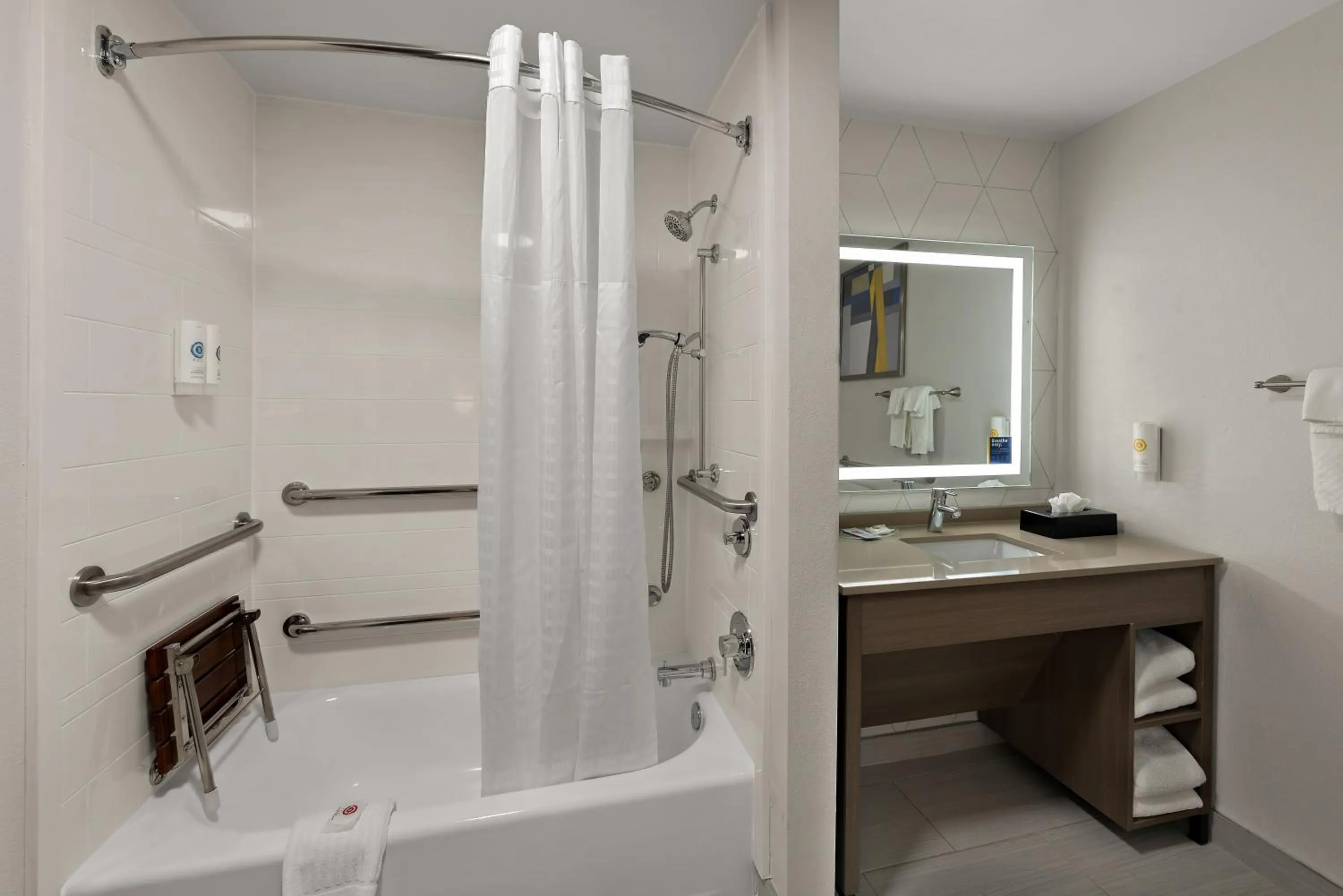 Bathroom in Comfort Suites Columbus East Broad