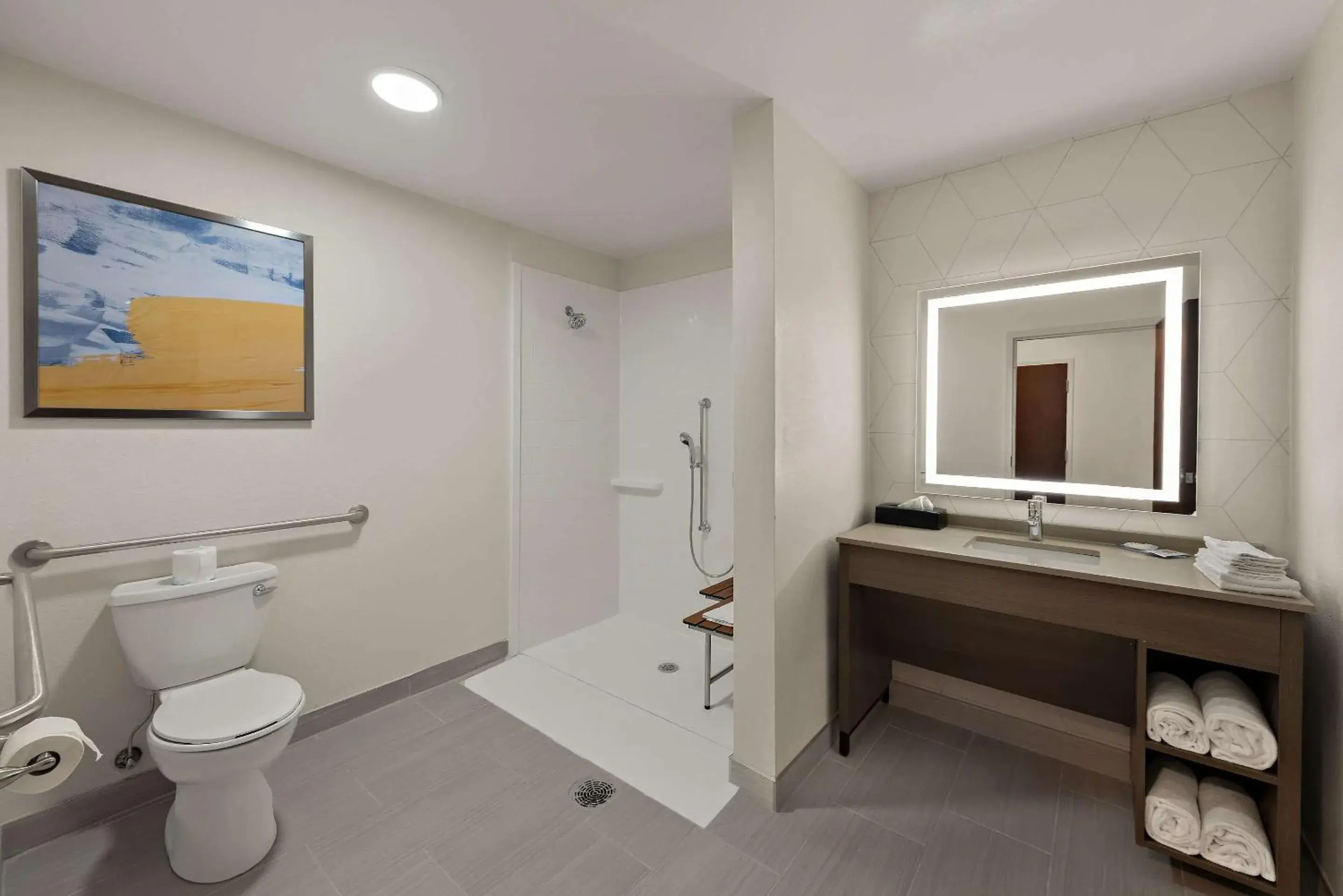 Bedroom in Comfort Suites Columbus East Broad Bedroom in Comfort Suites Columbus East Broad