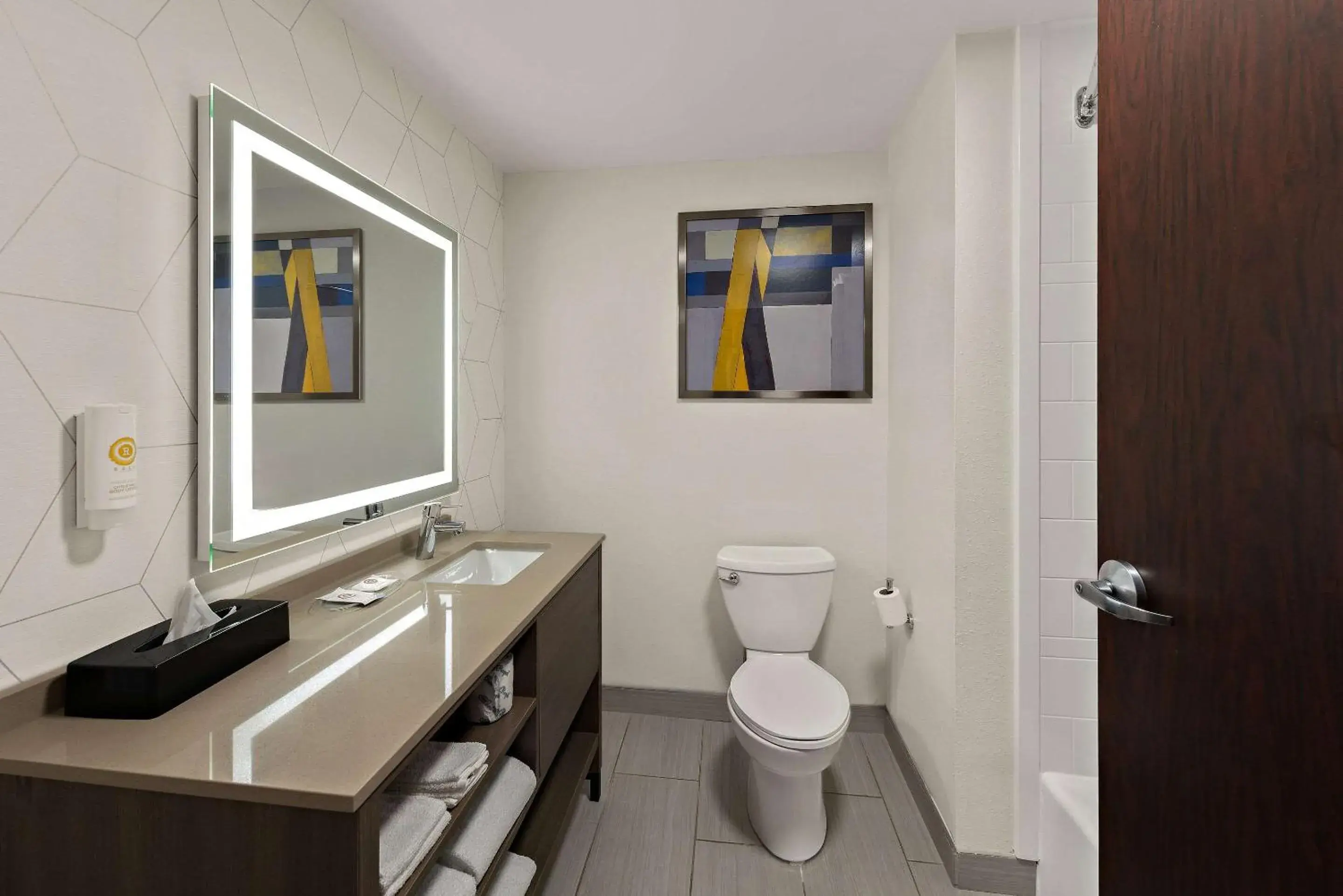 Queen Suite with Two Queen Beds - Non-Smoking in Comfort Suites Columbus East Broad Queen Suite with Two Queen Beds - Non-Smoking in Comfort Suites Columbus East Broad