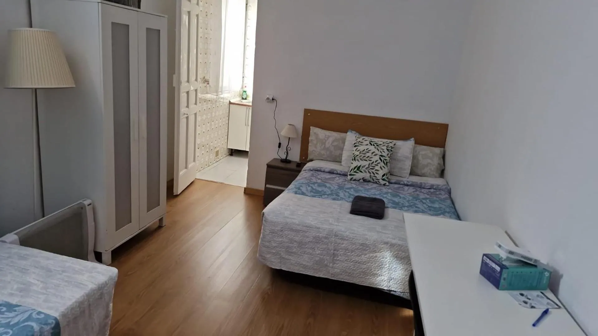 Bed in Estudio Grande Madrid Centro