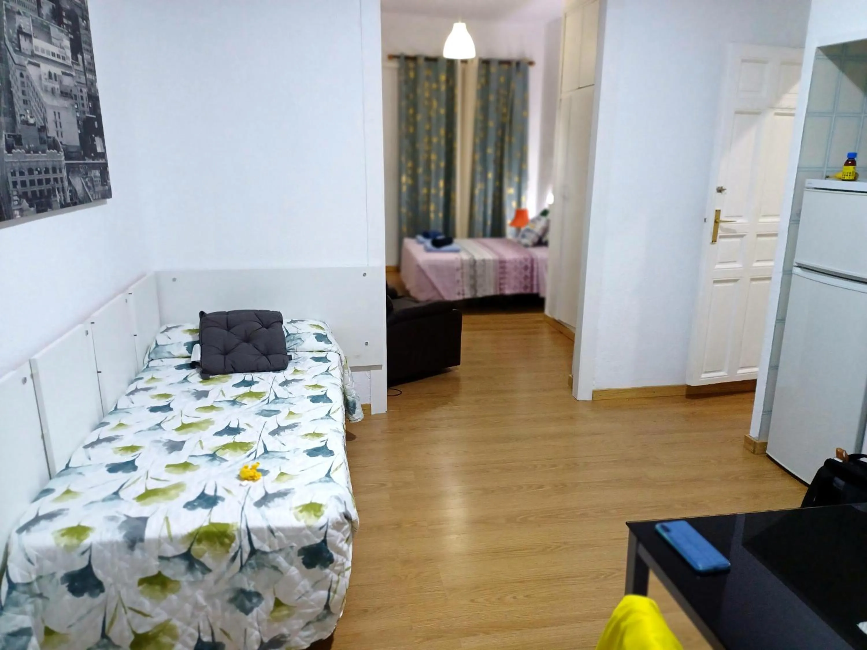 Kitchen or kitchenette, Bed in Estudio Grande Madrid Centro
