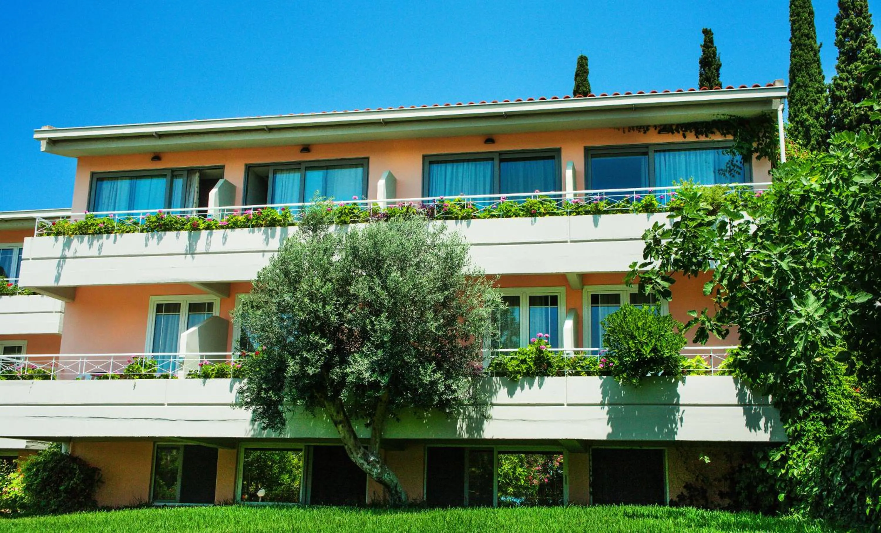 Property building in Miramare