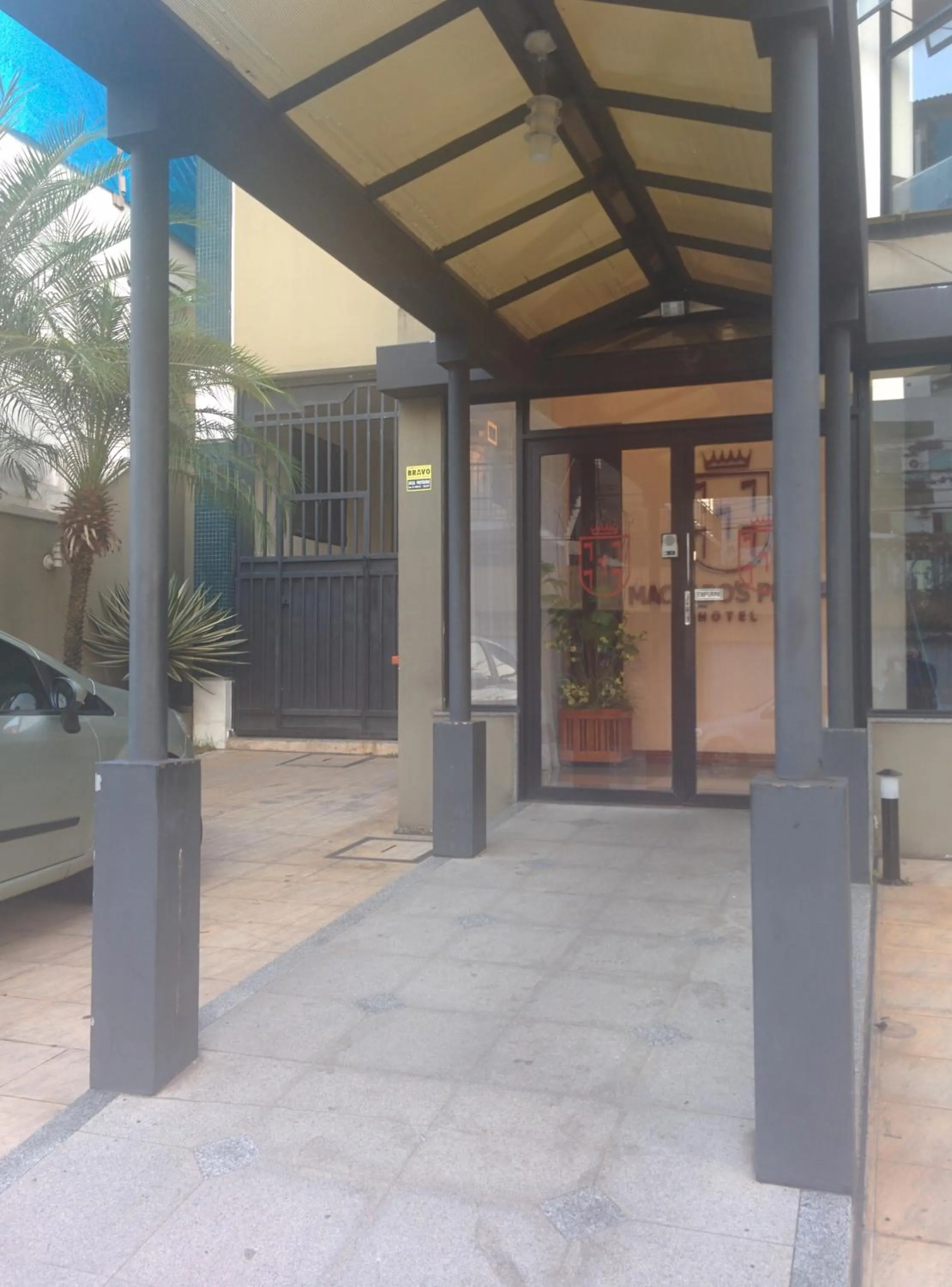 Facade/entrance in Machado´s Plaza Hotel