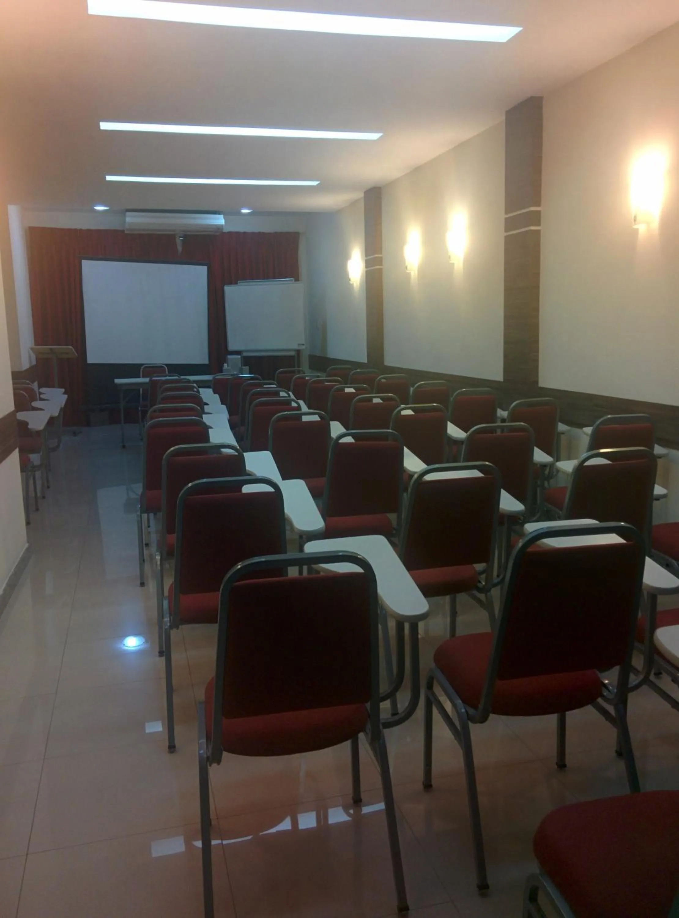 Meeting/conference room in Machado´s Plaza Hotel