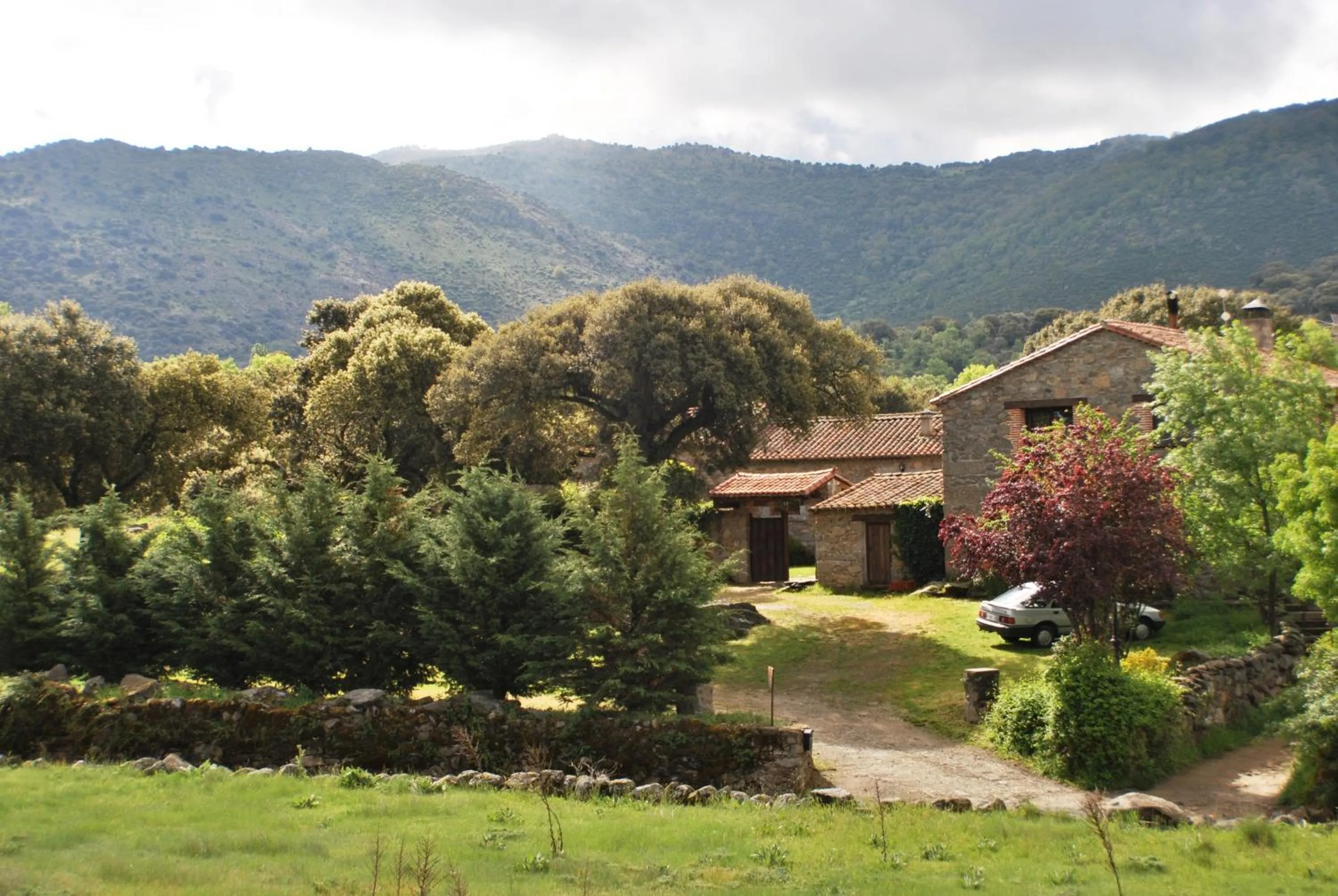 Property building in La Trocha De Hoyorredondo