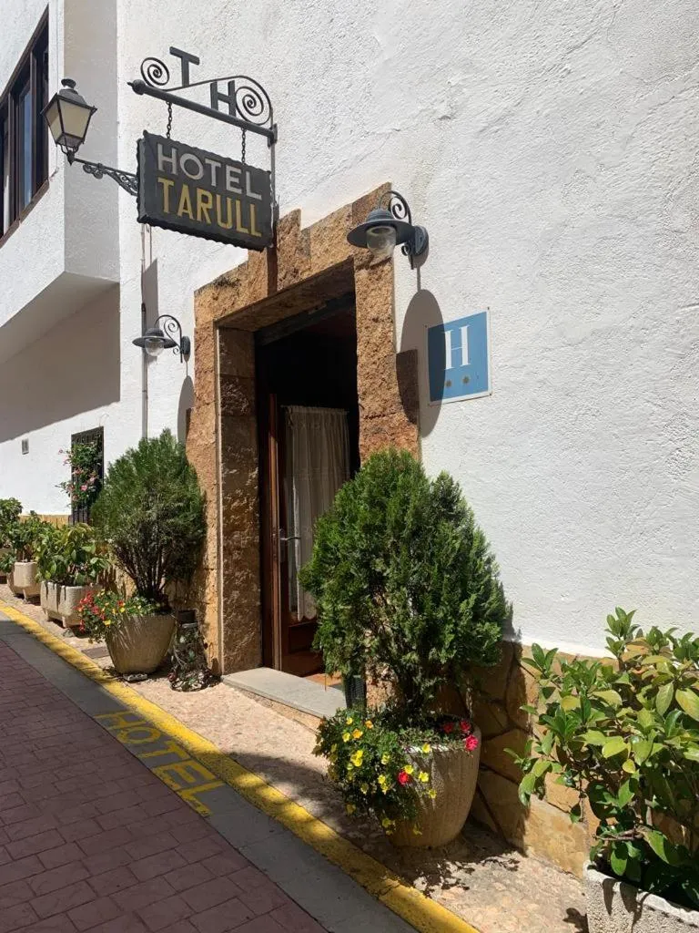 Facade/entrance in Tarull