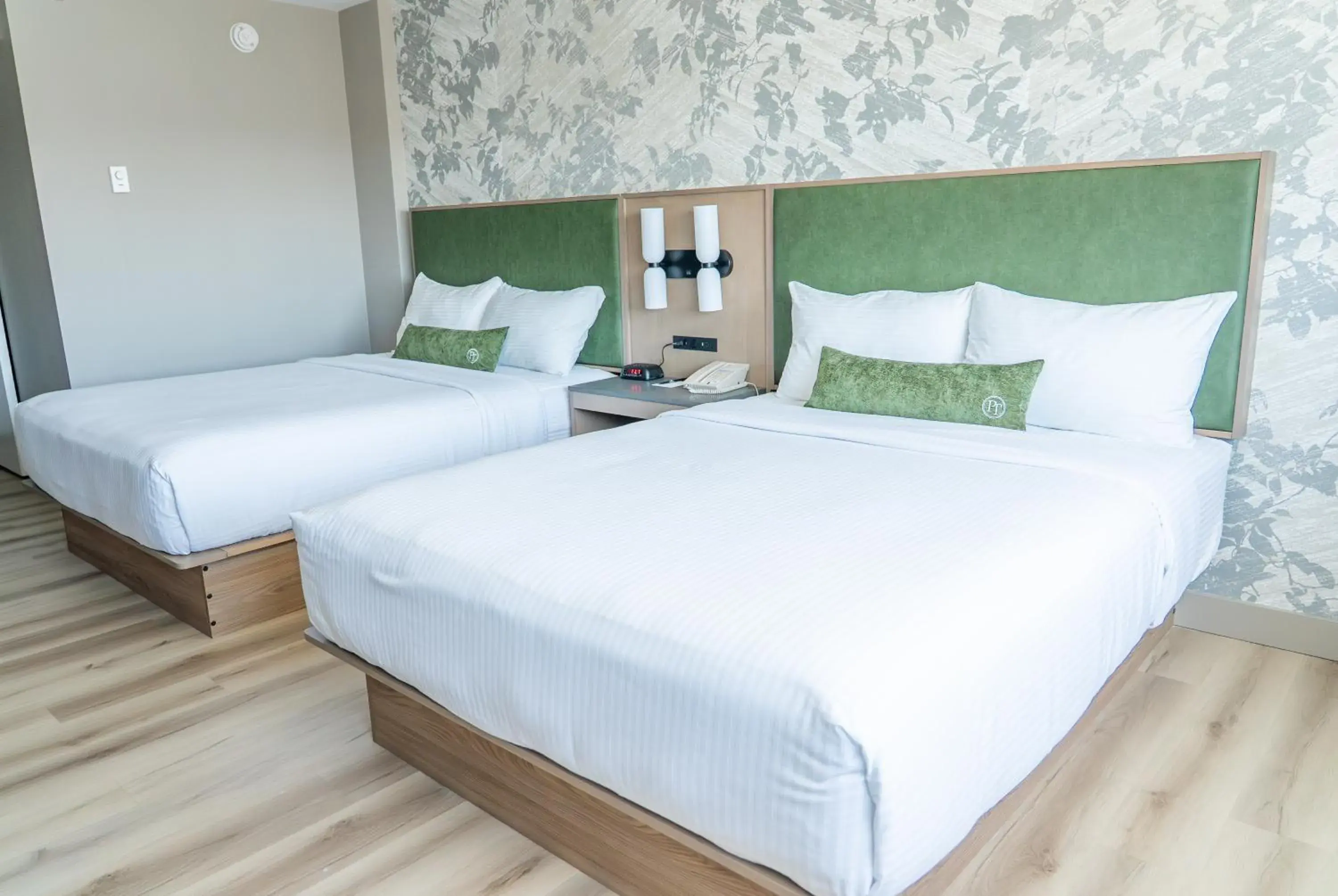 Queen Room with Two Queen Beds in Park Town Hotel Queen Room with Two Queen Beds in Park Town Hotel