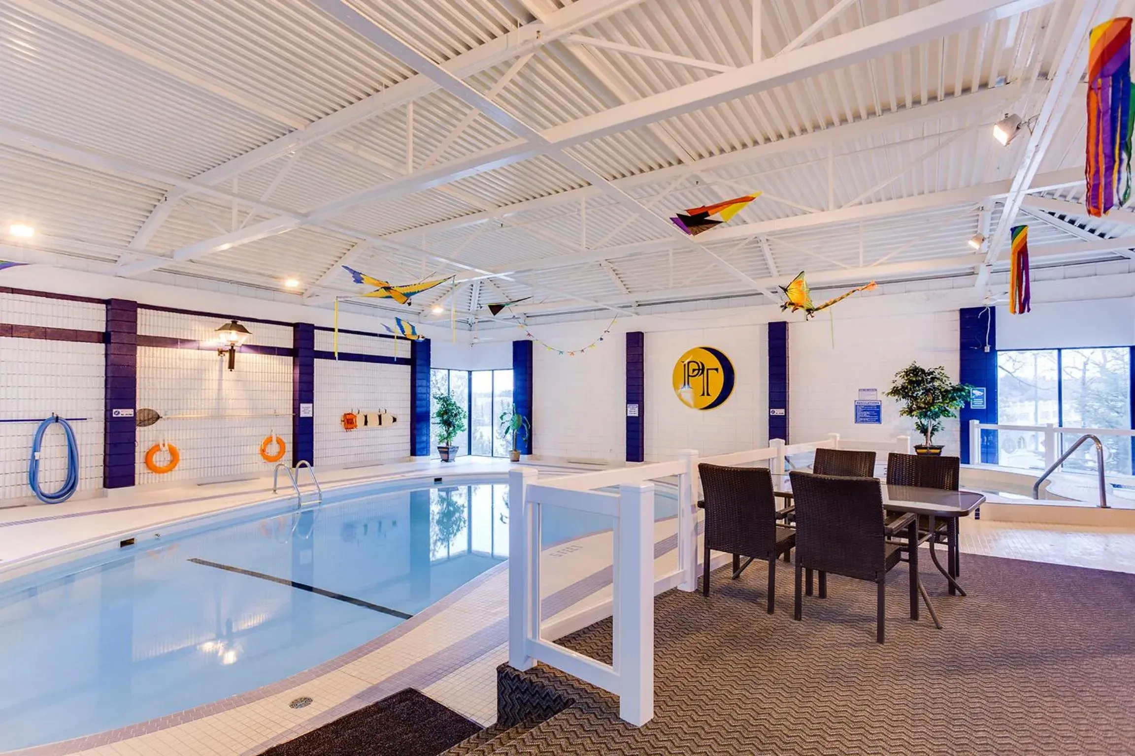 Swimming pool in Park Town Hotel Swimming pool in Park Town Hotel