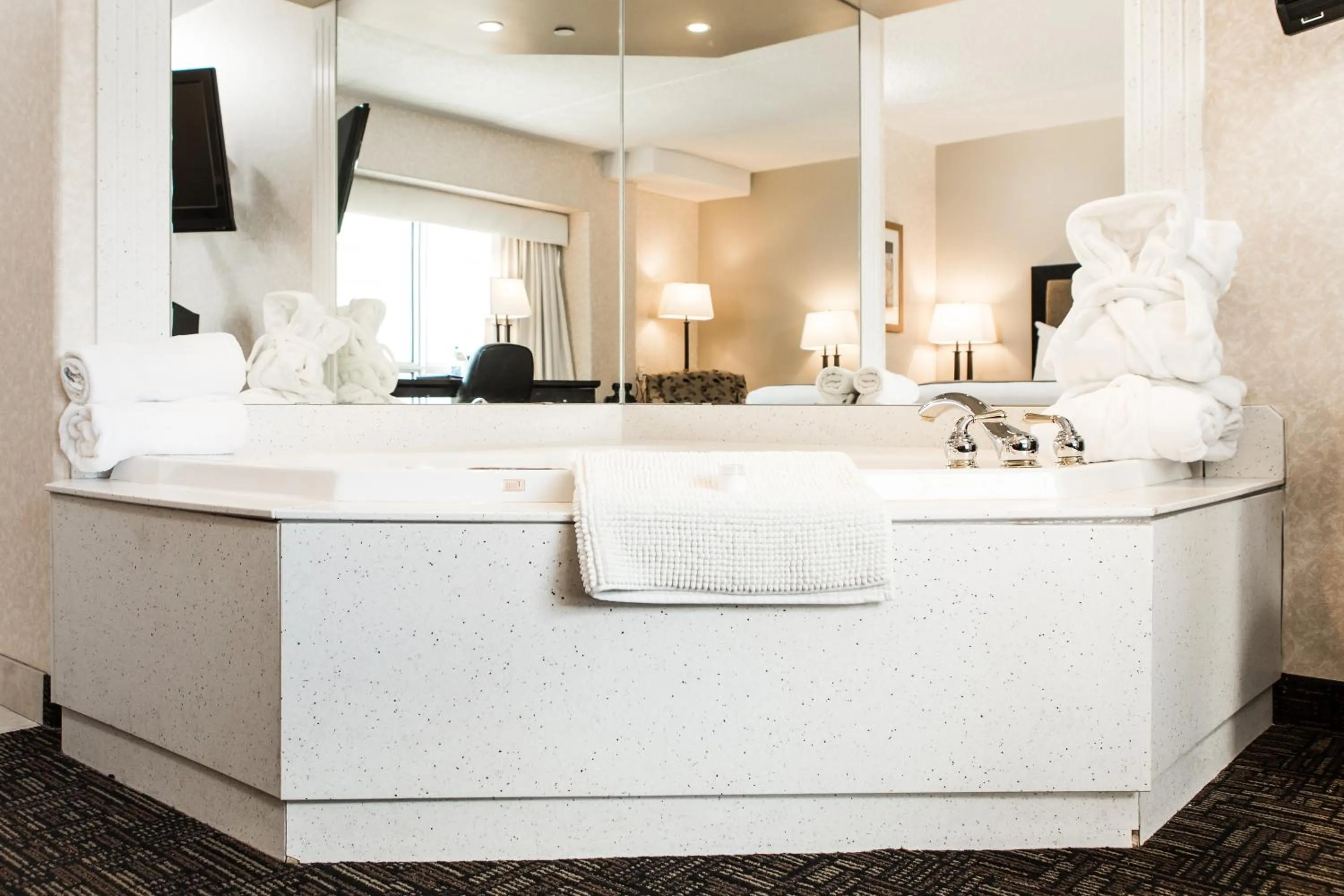 Hot Tub in Park Town Hotel