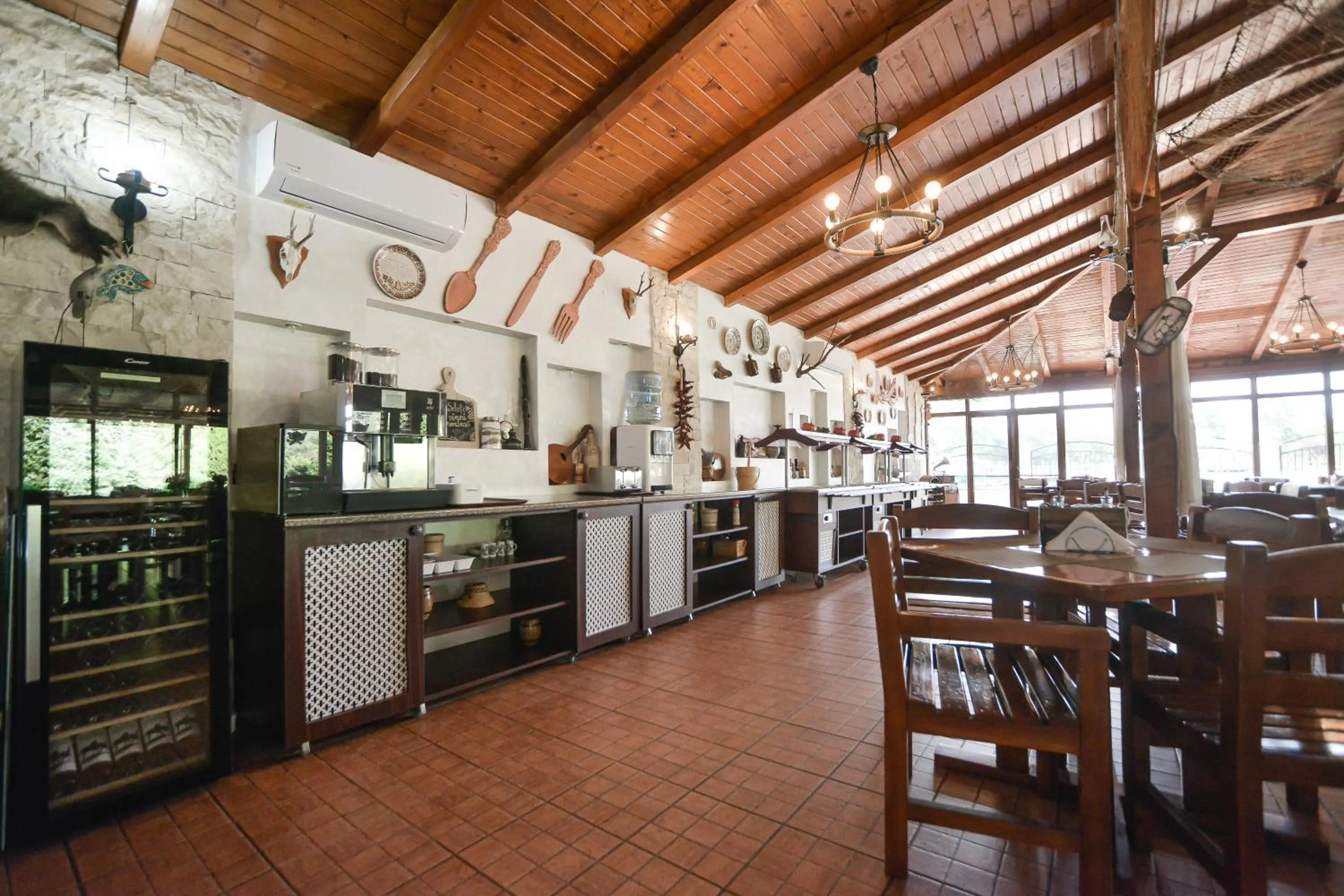 Restaurant/places to eat in Pensiunea Ovidiu