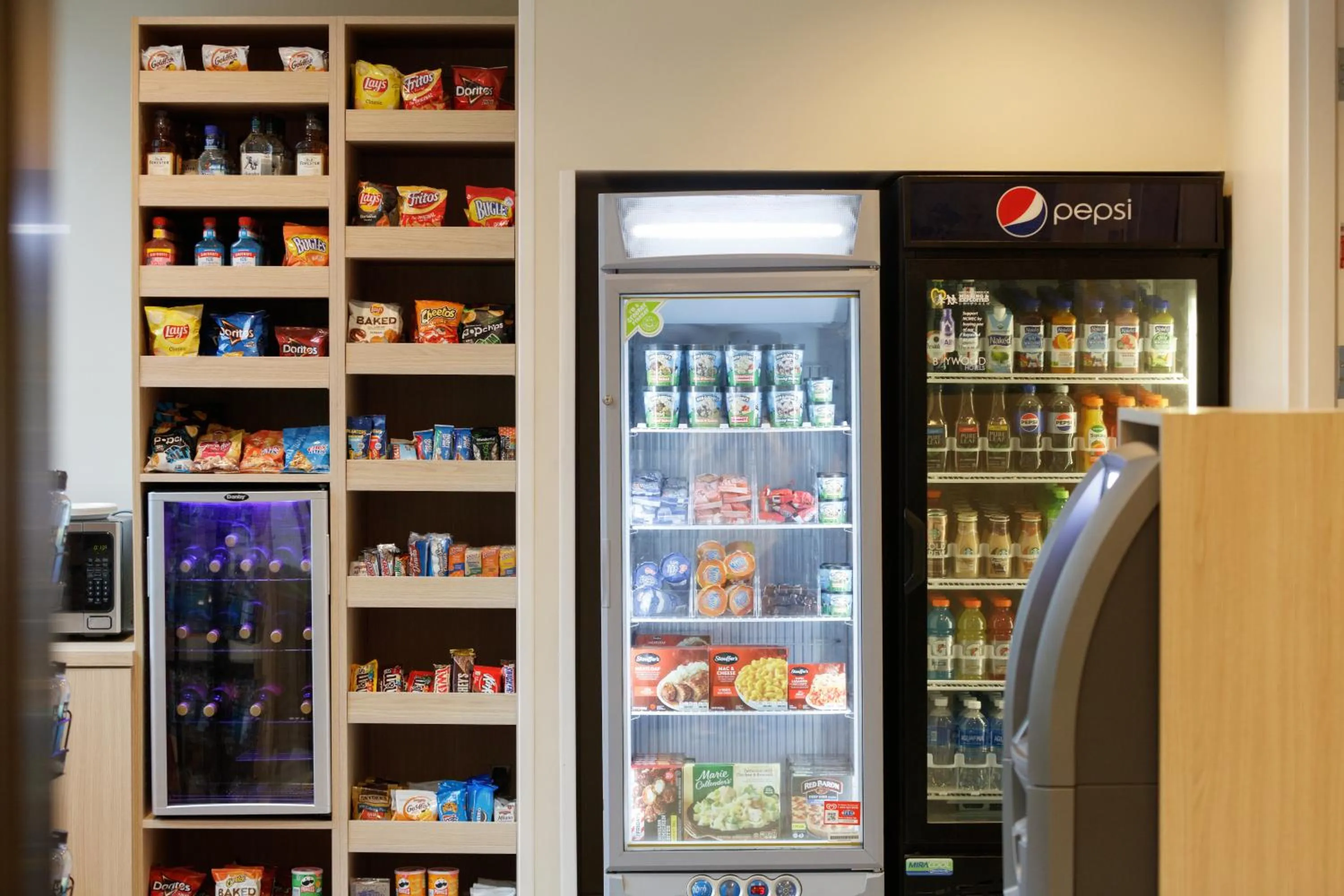 Food and drinks in Fairfield Inn & Suites by Marriott Miami Airport South