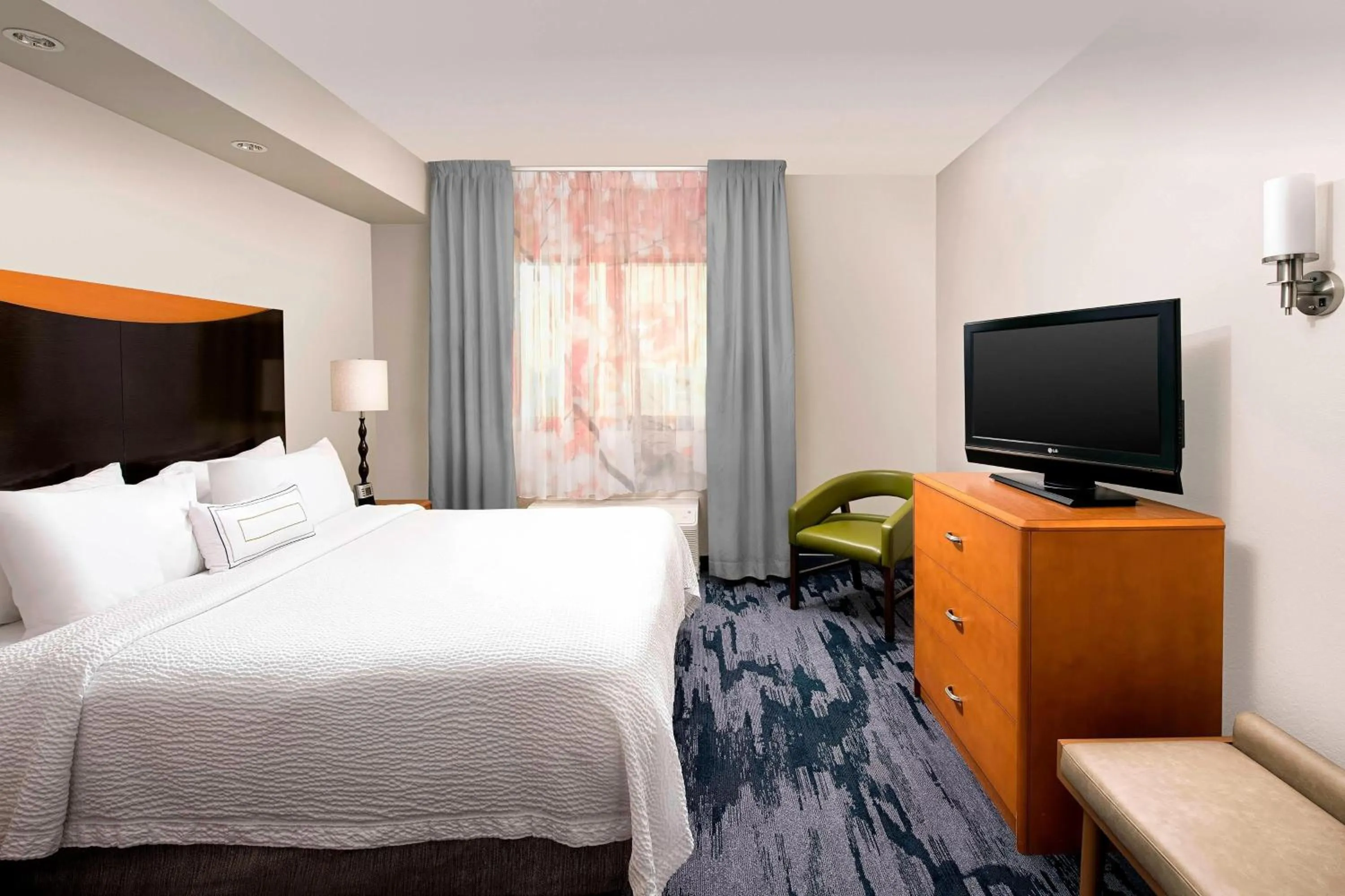 Bedroom, Bed in Fairfield Inn & Suites by Marriott Miami Airport South